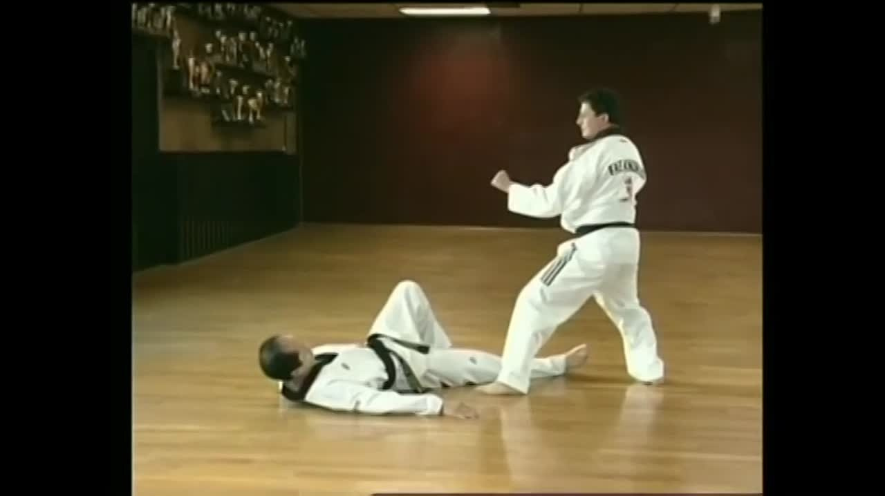 Одношаговый спарринг тхэквондо. Тхэквондо для детей и взрослых в Омске