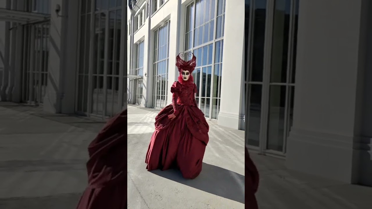 Персонаж мадам Бордо. Мимы и Ходулисты на встречу гостей. Москва