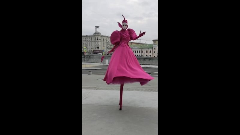 Персонаж дикий цветочек Фуксия. Мимы и Ходулисты на встречу гостей. Москва