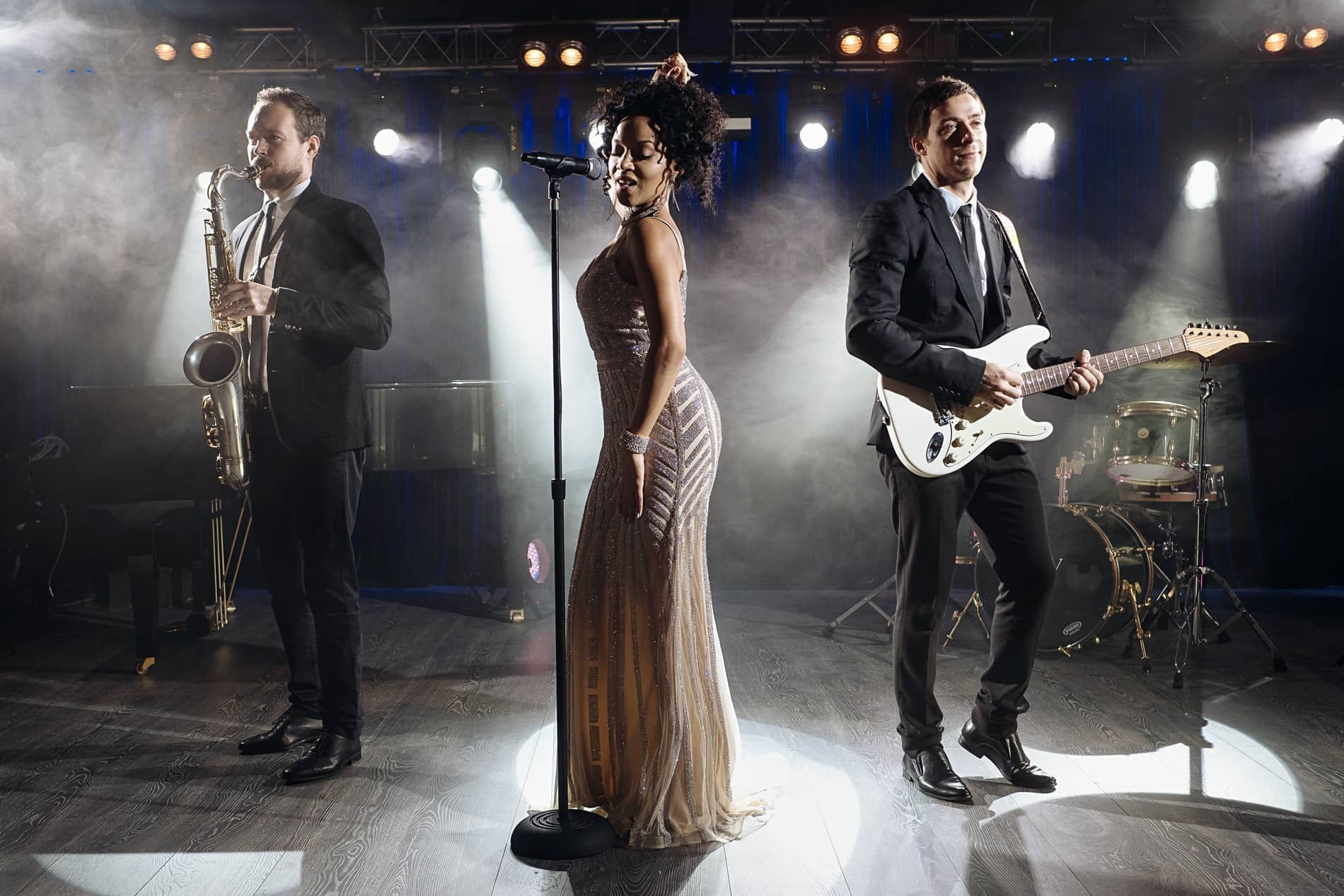 ИВЕНТОВЫЙ СВЕТ (EVENT LIGHT) НА СВАДЬБЕ. Фото и видеосъемка в Кызыле, аэросъемка Кызыл, фотограф, видеограф