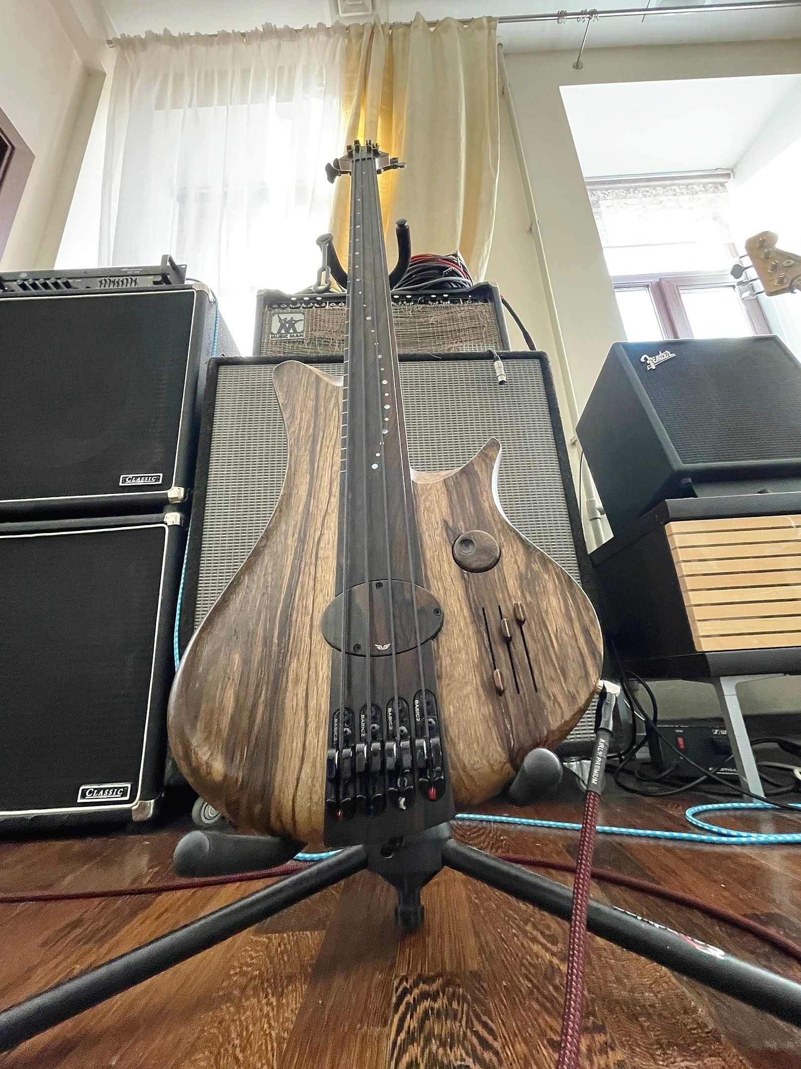 Сomments. Master of making guitars and basses to order