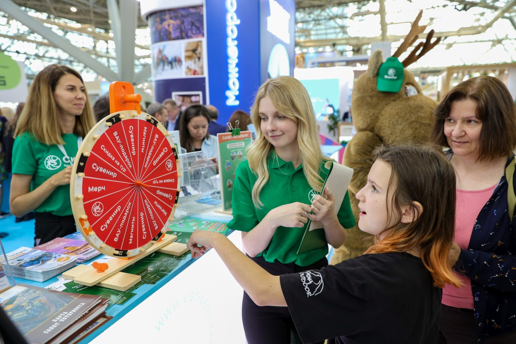 Съёмка стенда на выставке. Фотограф на мероприятие в Москве Марик