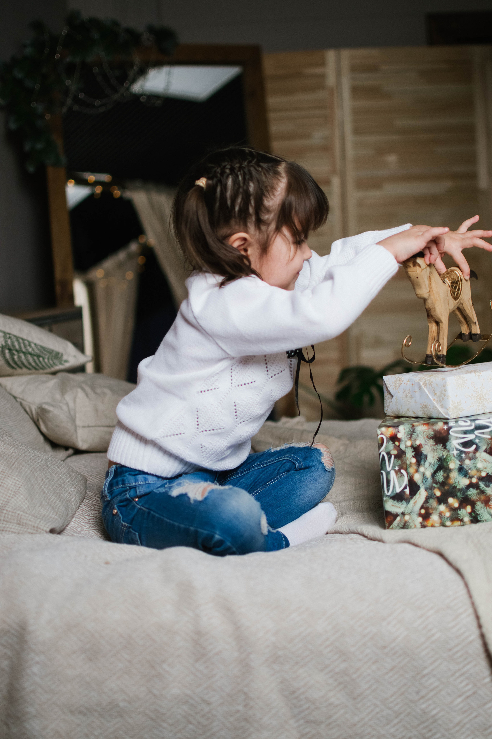 Новый год в фотостудии для Ангелины. Семейный фотограф в городе Мегион и Нижневартовск Дзюба Татьяна