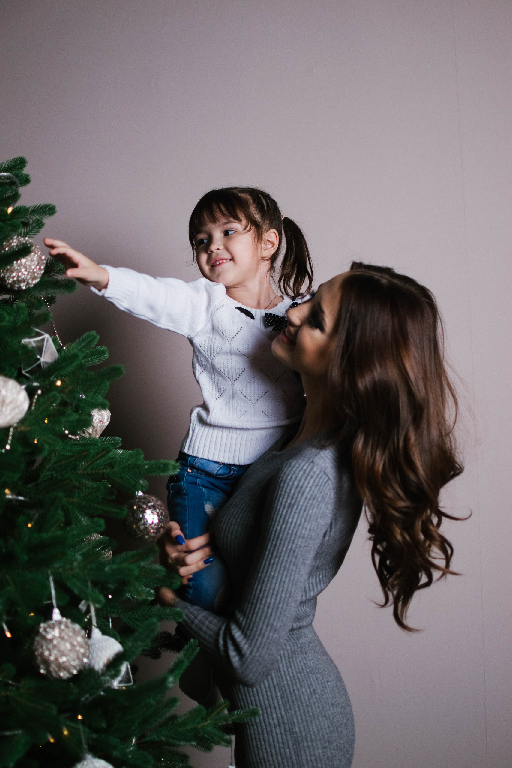 Новый год в фотостудии для Ангелины. Семейный фотограф в городе Мегион и Нижневартовск Дзюба Татьяна