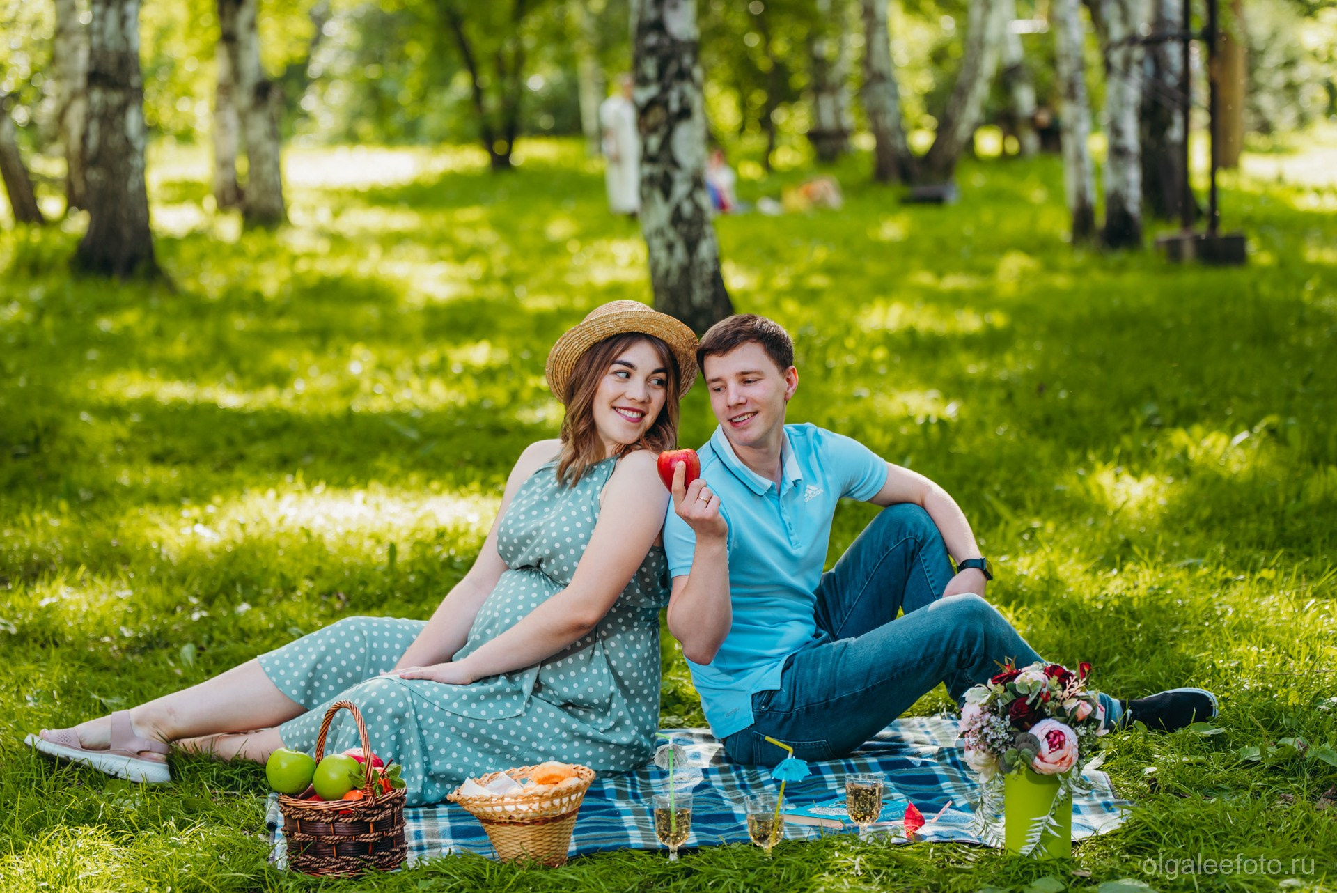 Фотосессия беременности в Иркутске фотопрогулка. Ольга Ли свадебный семейный фотограф Иркутск
