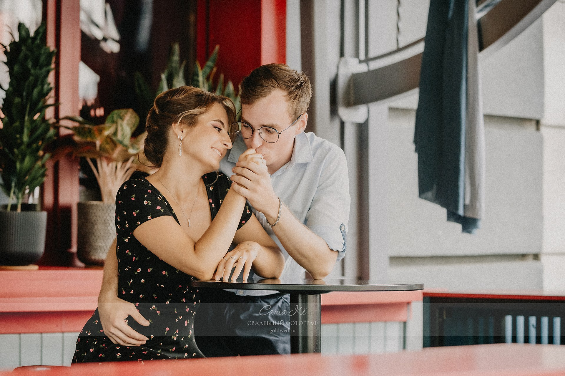 Профессиональная предсвадебная фотосессия в Новосибирске — любовь, нежность и романтика от Саши Кё. Свадебный, семейный и event фотограф в Новосибирске и Новосибирской области Саша Кё