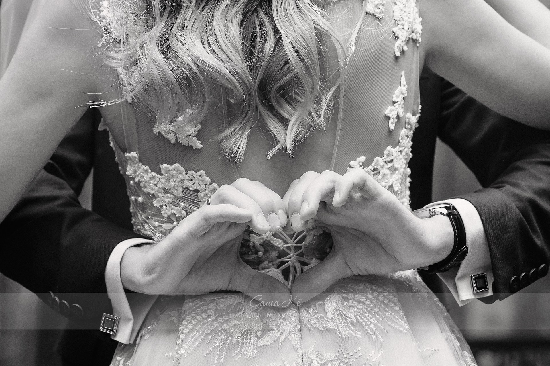 Свадебная фотосессия A&N в дождливую и пасмурную погоду в Новосибирске от профессионального фотографа Саши Кё. Свадебный, семейный и event фотограф в Новосибирске и Новосибирской области Саша Кё