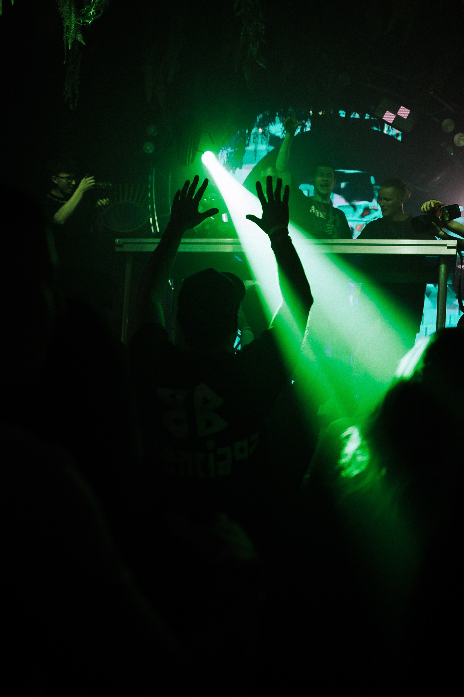 Фотограф на вечеринку спб. VERSLIBRE | Свадебный и репортажный фотограф в Санкт-Петербурге, Москве, и Поволжье