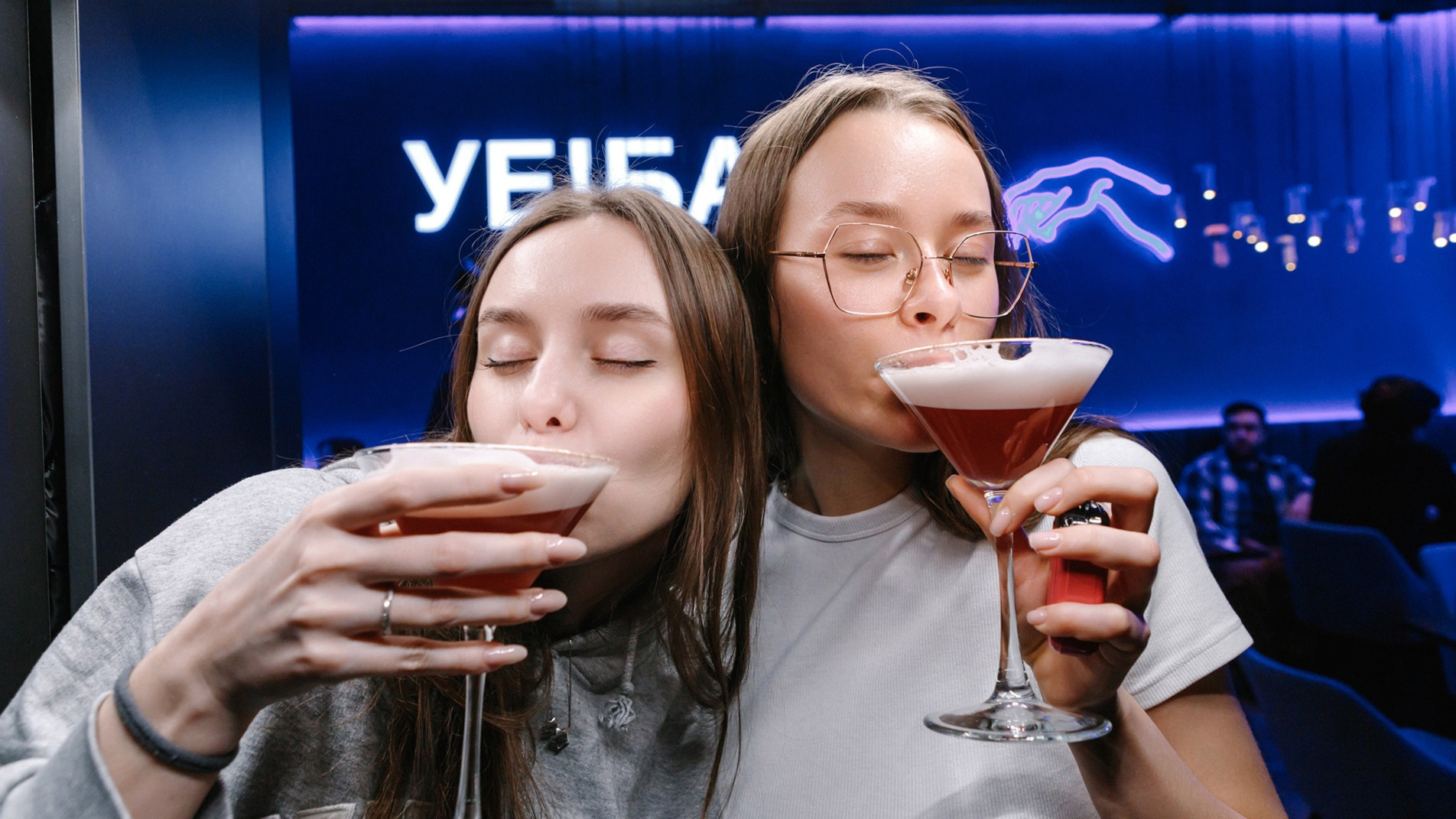 УЕ! БАР. Фотограф Владимир Молоканов