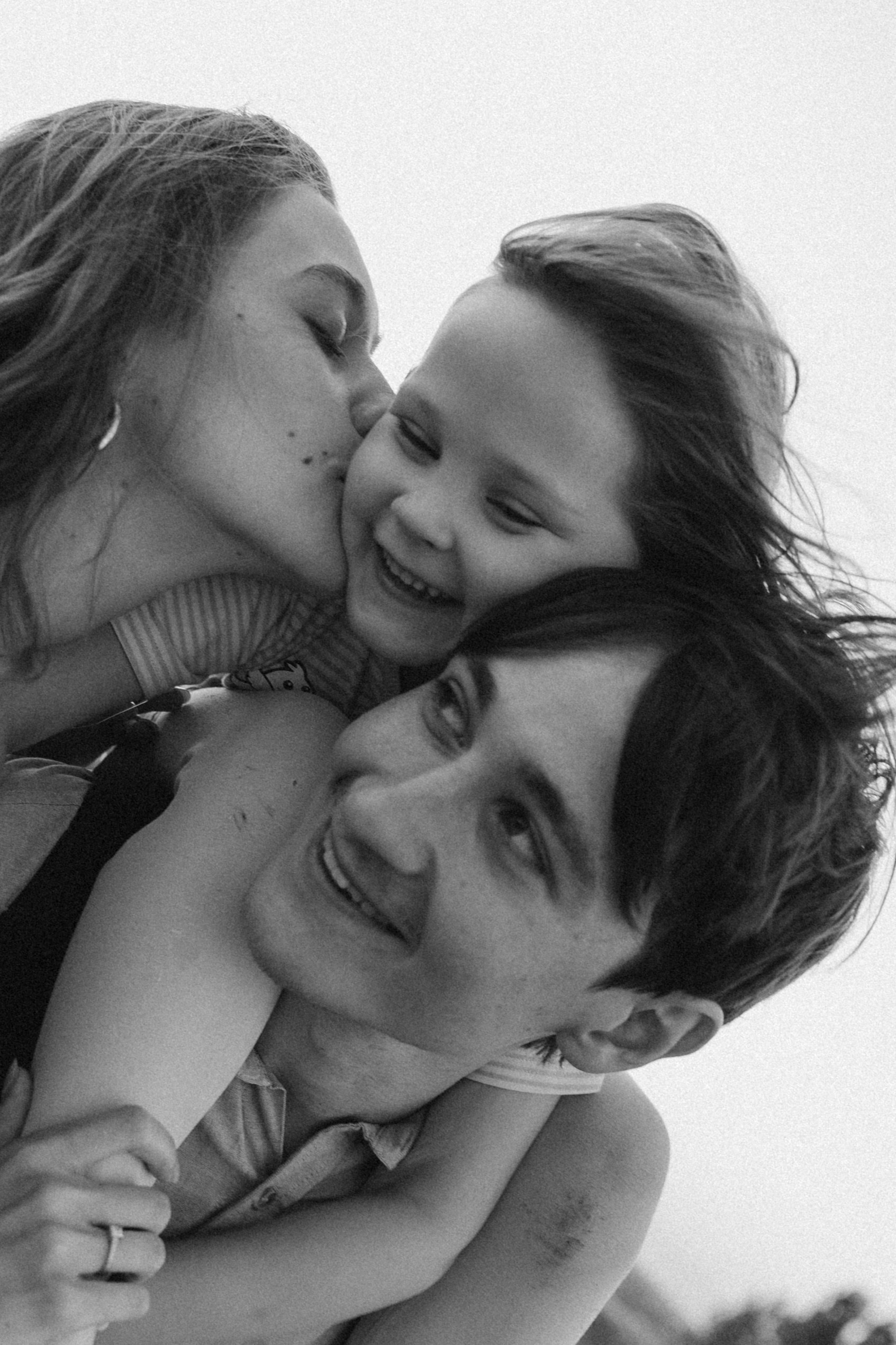 Теплая семейная съемка на природе. Фотограф Мариам Воробьева