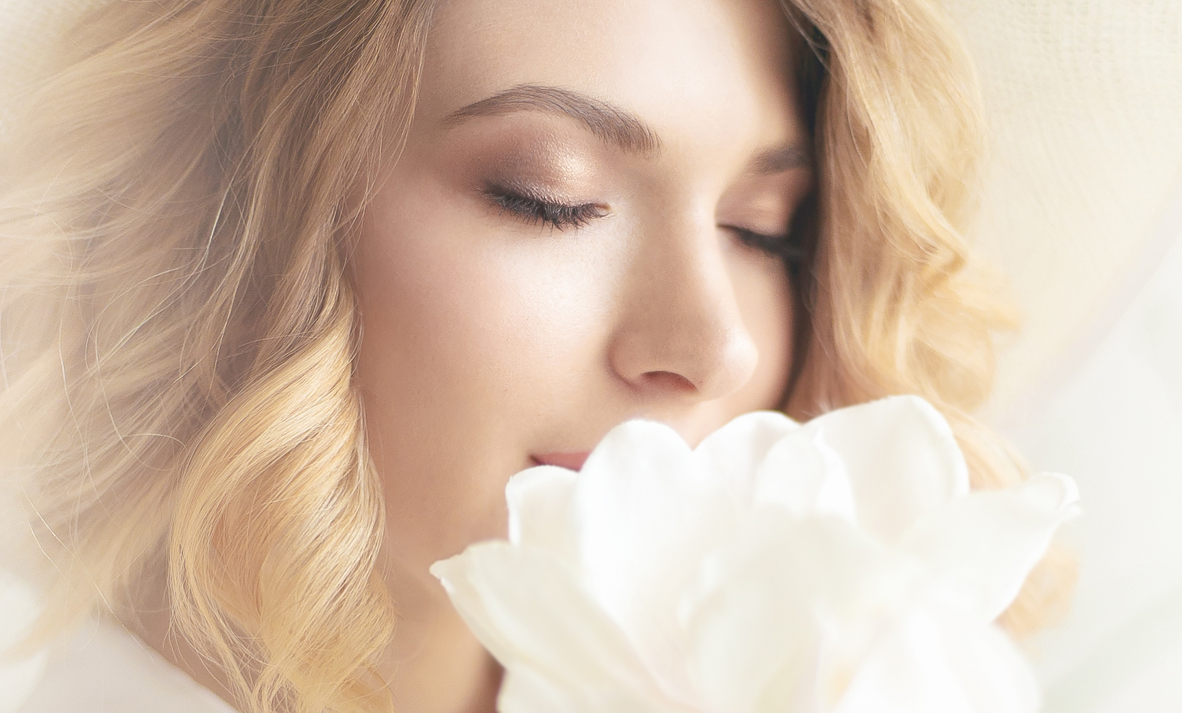 Контакты. Фотограф в Орле Еленина Галина. Женский и детский портрет