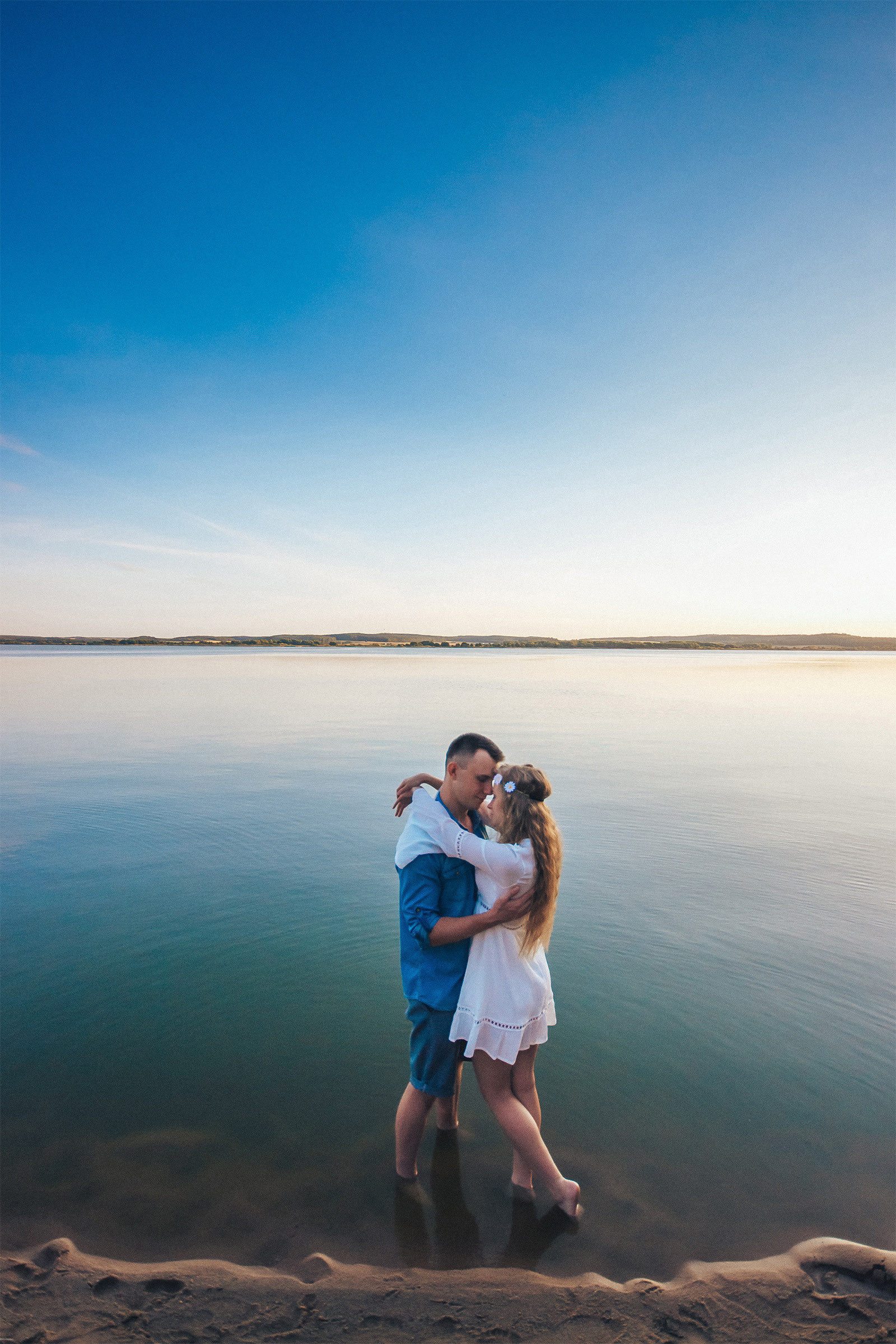 Sesja narzeczeńska o zachodzie słońca