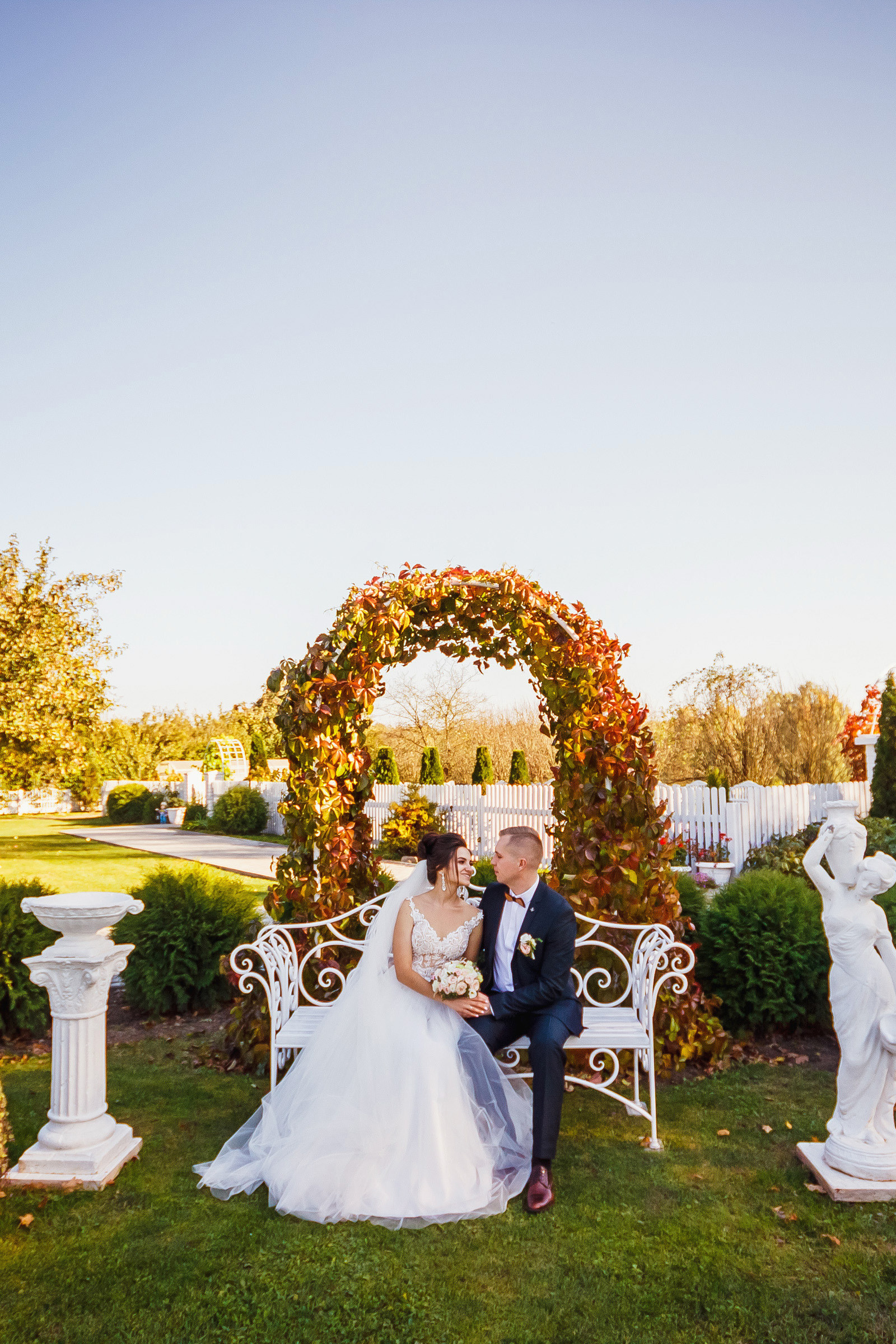 Лавочка молодоженов