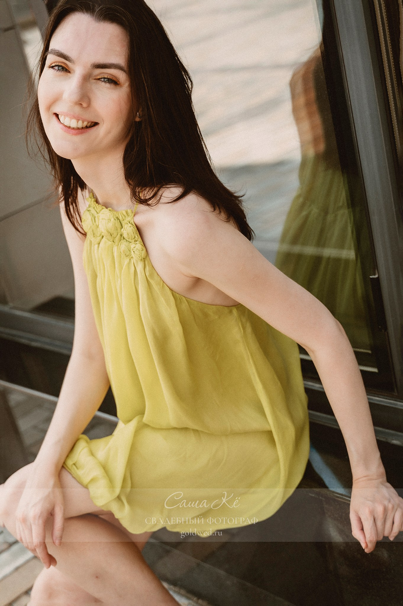 Фэшн фотосъёмка с отражениями, стильная фотосессия, прогулка, девушка модель, эмоции, нежность, романтика, фотограф Новосибирск — Саша Кё.