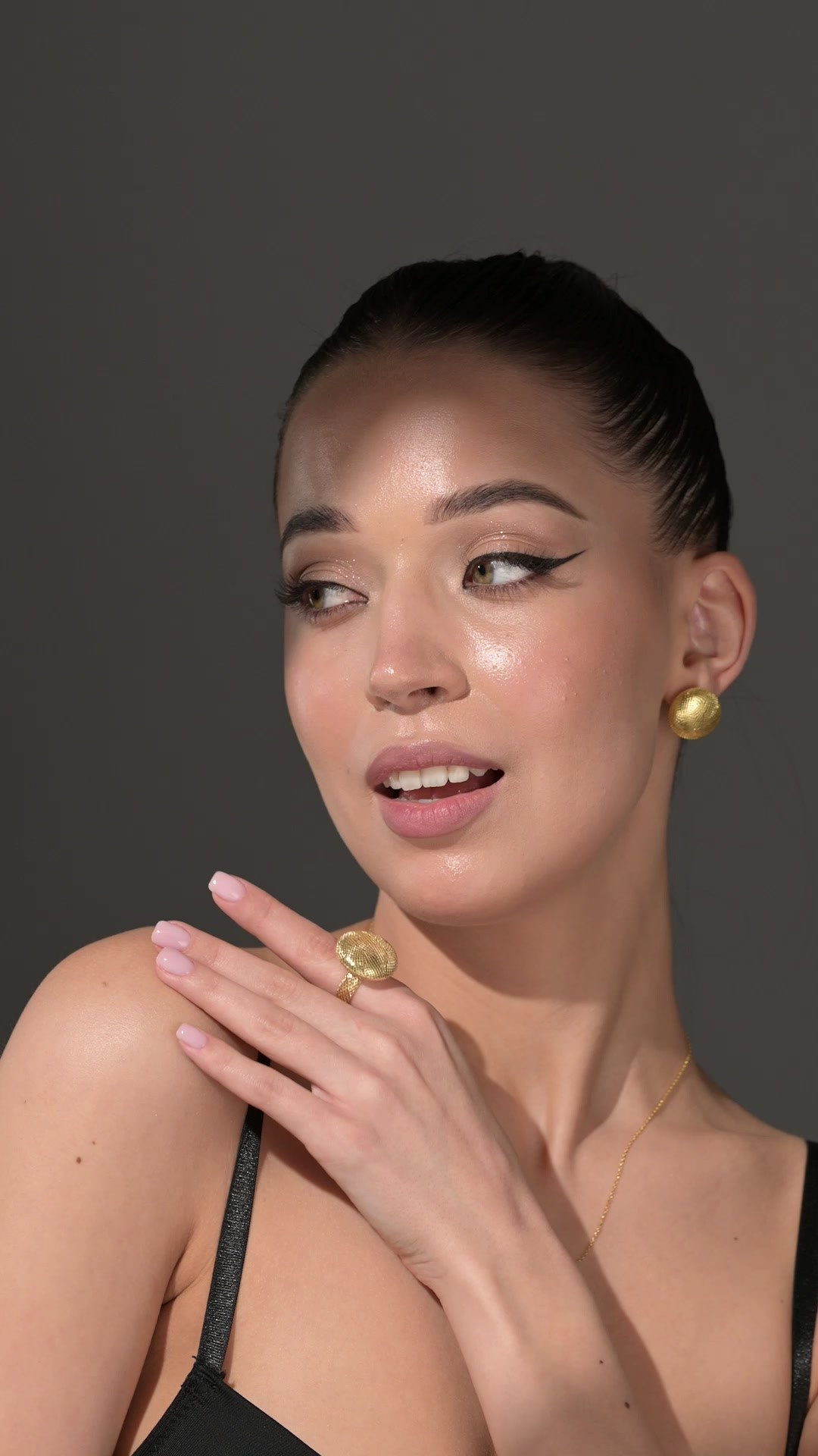 МОДЕЛЬ РАДМИЛЛА. Студия рекламной и предметной съемки товаров WELKO Studio