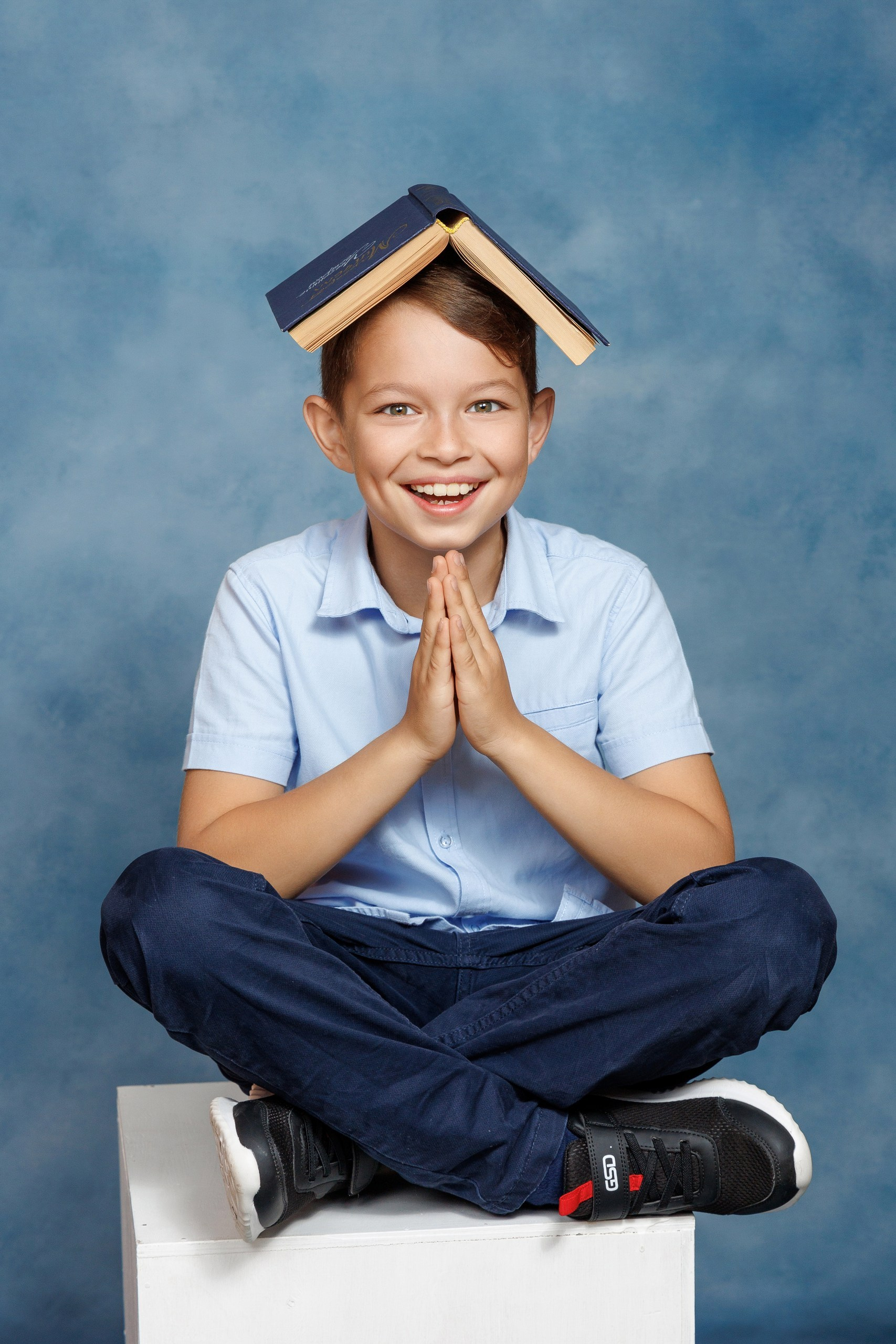 Выпускные альбомы. Akhmadeevmedia.ru