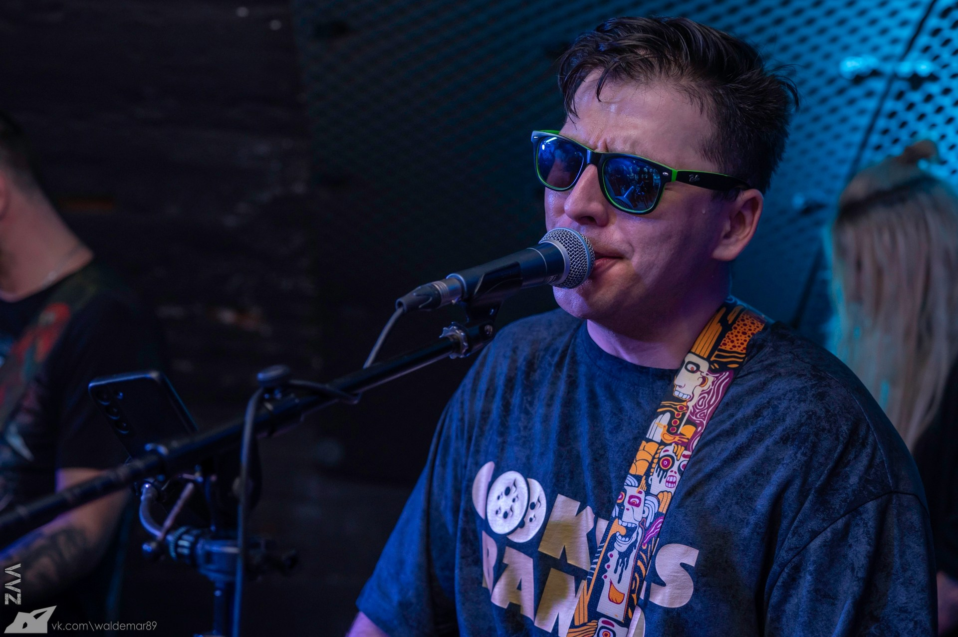 День рождения вокалиста группы Cookie's Band в баре «Дело Не В Тебе». Фотограф в Красноярске Владимир З