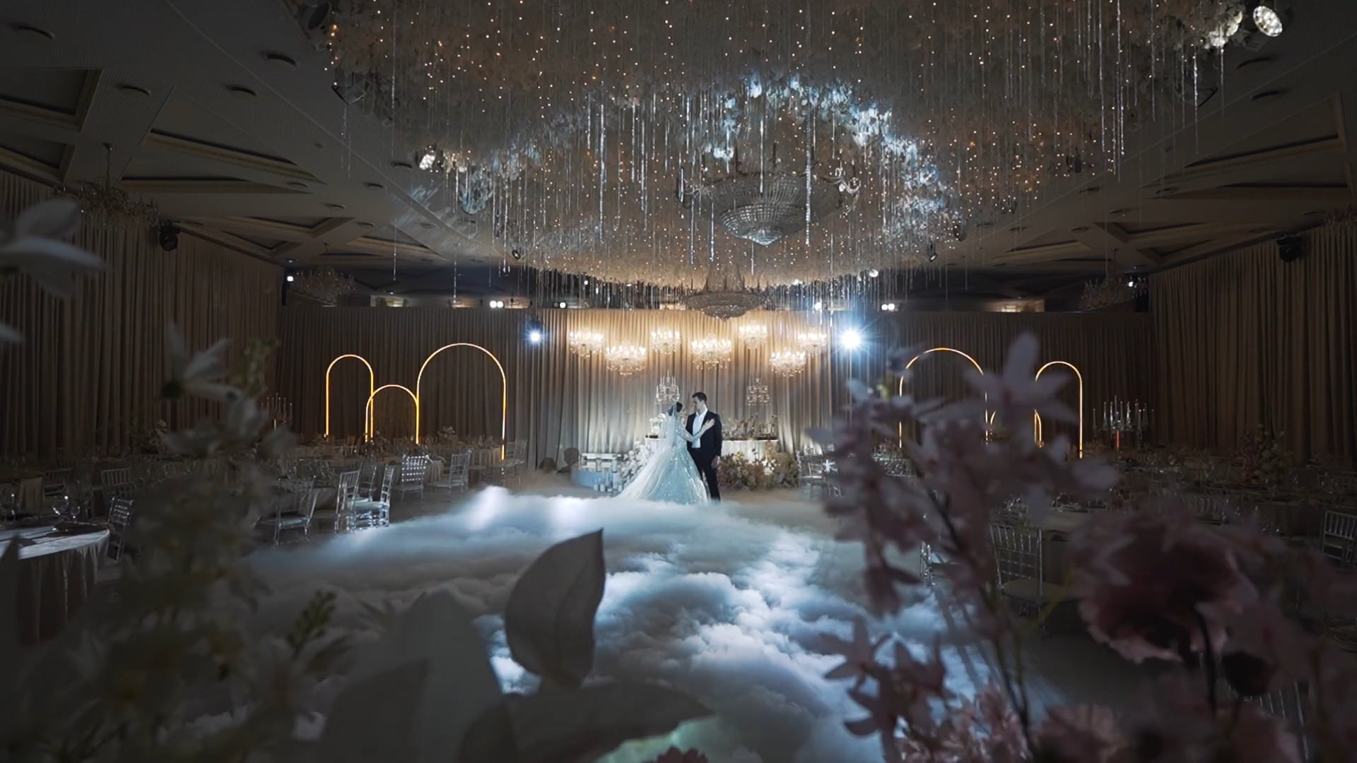 Красивое свадебное видео SDE, показанное в этот же день на свадьбе. Свадебное видео и фото съемка на свадьбу в Краснодаре Твинс Студио