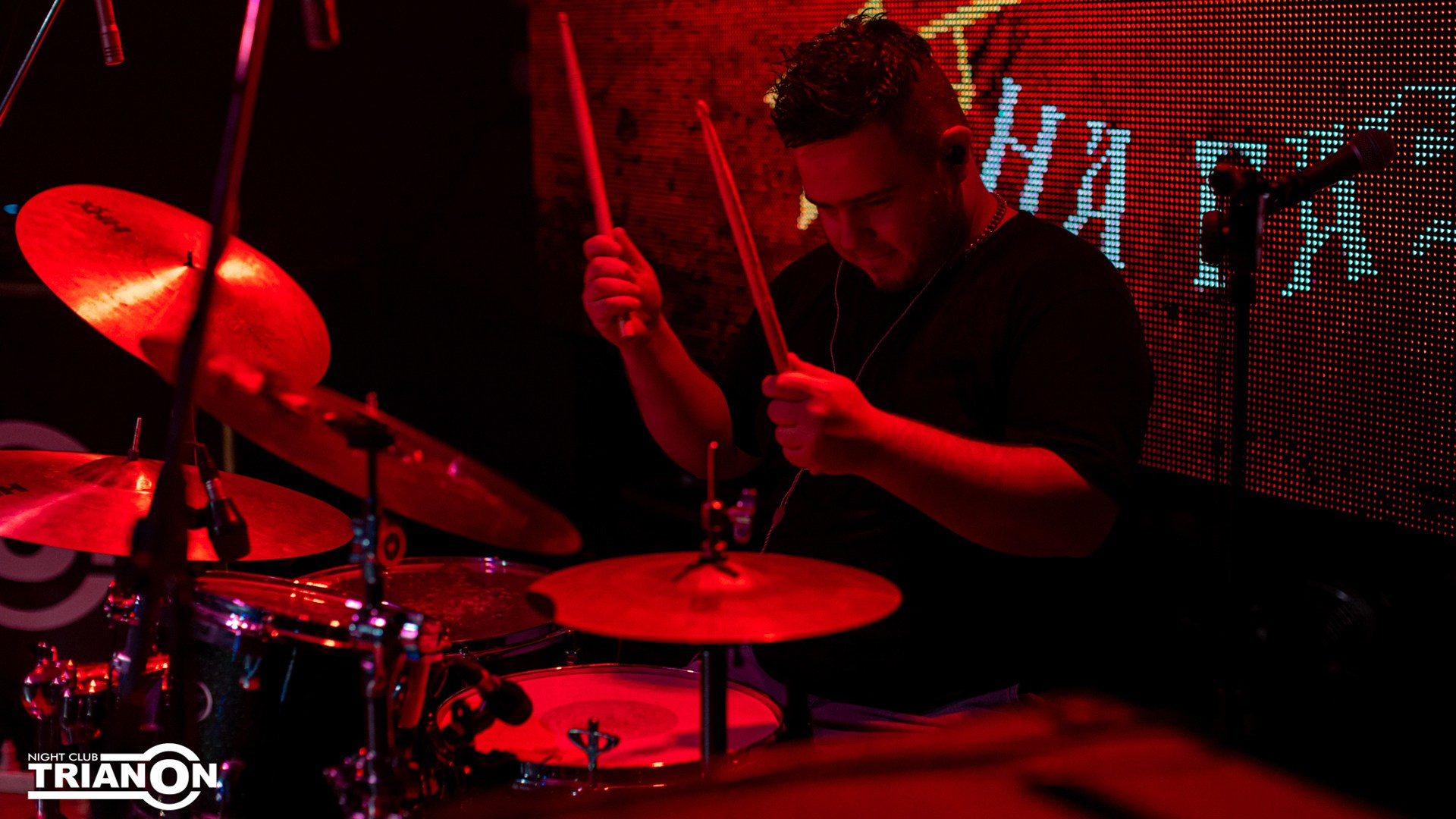 «Дави на Газ» (Сектор Газа cover show) TrianonClub. Фотограф Владимир Молоканов