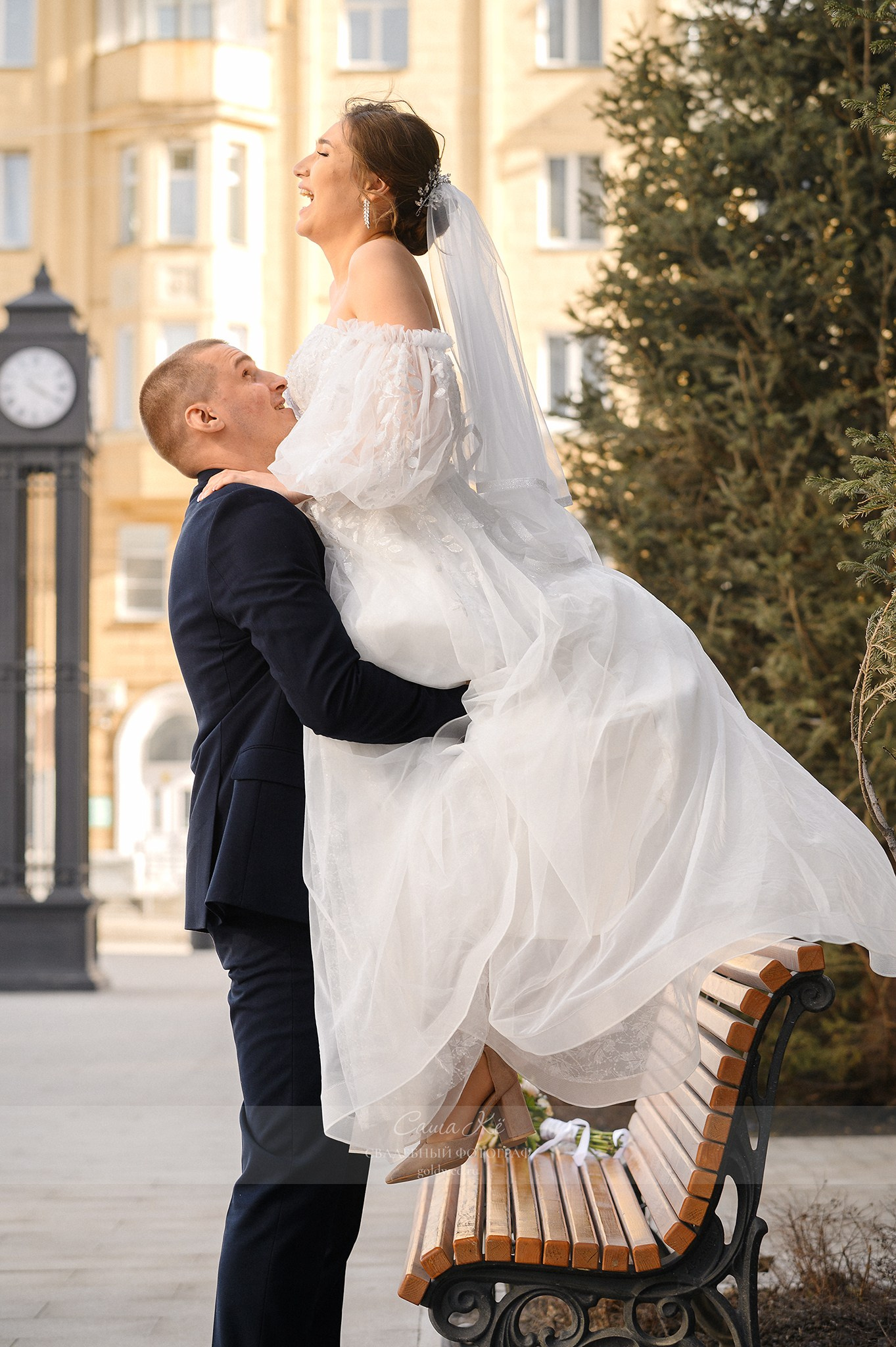 Свадебная фотосессия С&А на Садовой, 19. Свадебный, семейный и event фотограф в Новосибирске и Новосибирской области Саша Кё