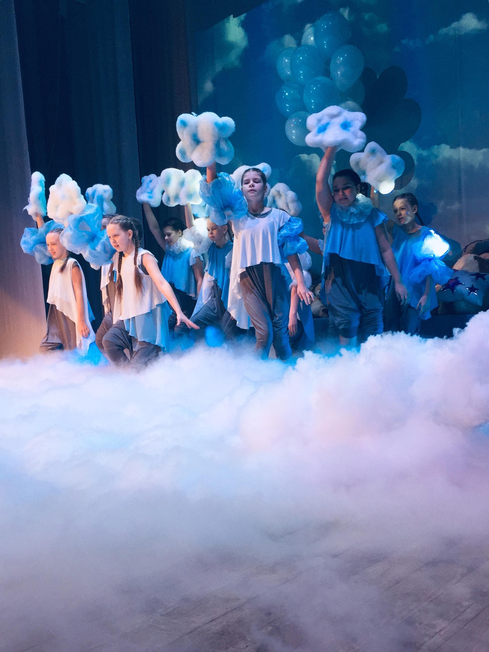 Коллектив эстрадного танца «Стрекоза». Дворец Культуры г. Заволжья