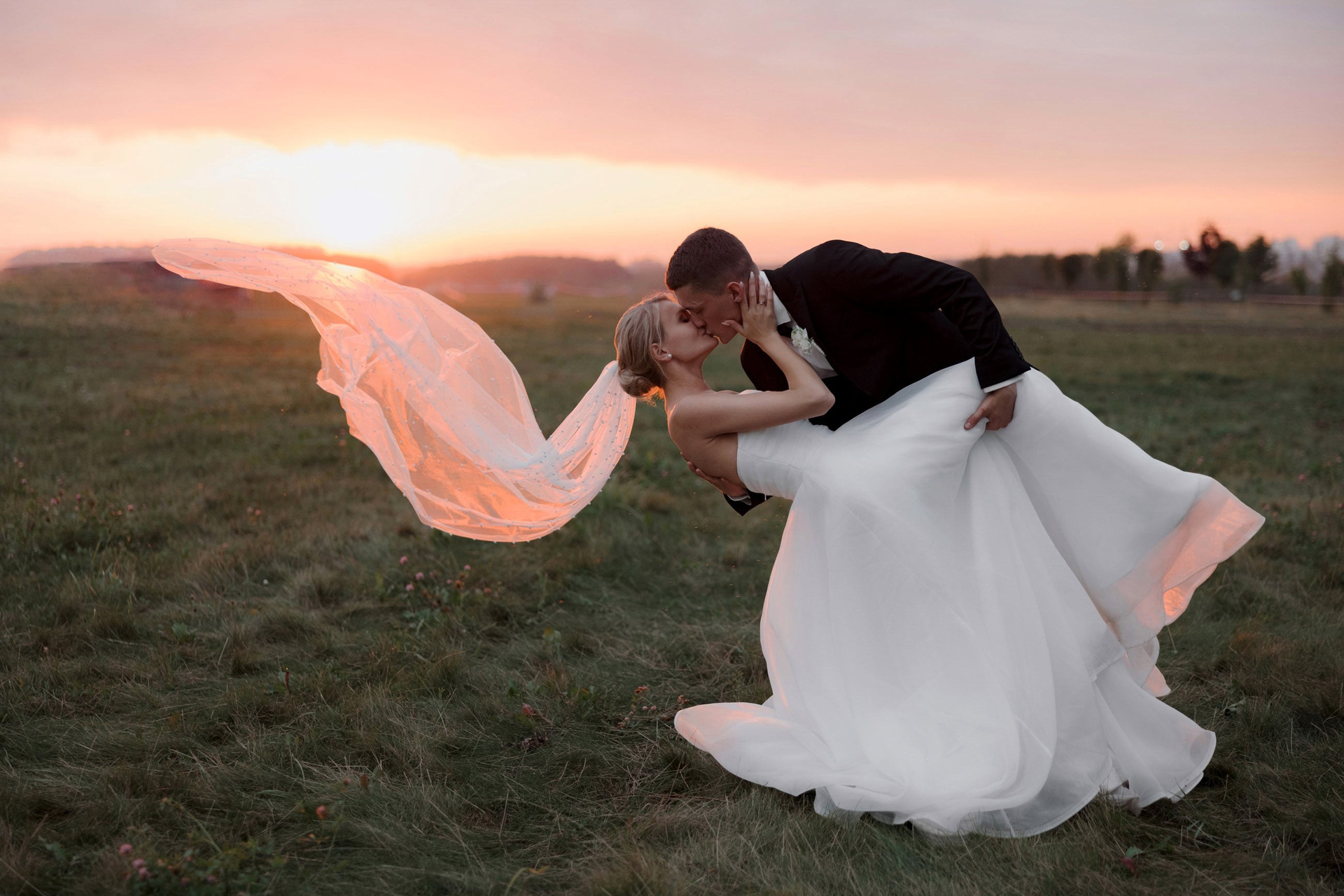 Александр и Валерия. Свадебный фотограф и видеограф Юрий и Эля Дубинины