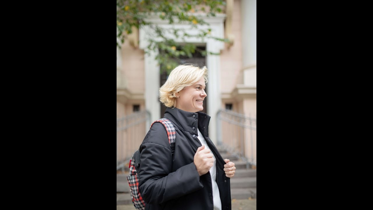 В городской локации. Алёна Орлова Портретный фотограф Москва