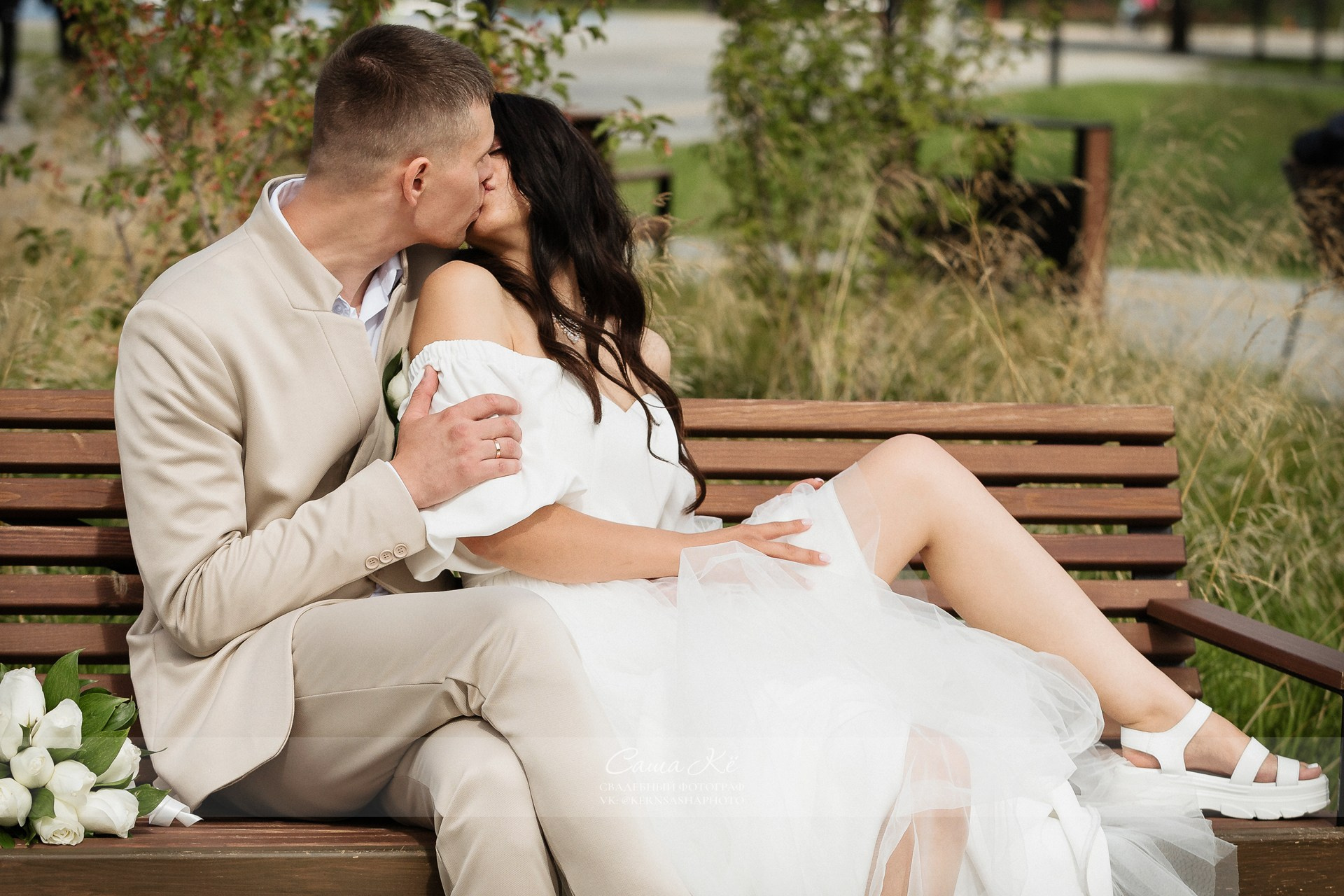 Свадебная фотосессия O&A в Парк-Арена у нового ледового дворца. Свадебный, семейный и event фотограф в Новосибирске и Новосибирской области Саша Кё