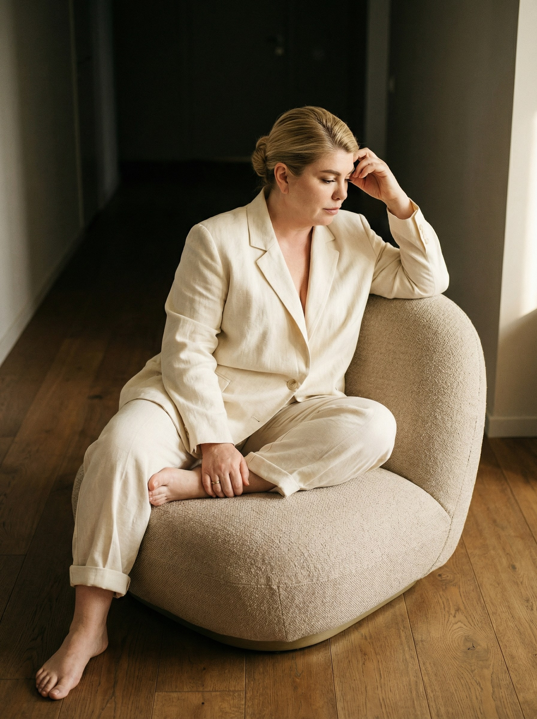 Визуал для эксперта по саморазвитию: съёмка и AI-серия