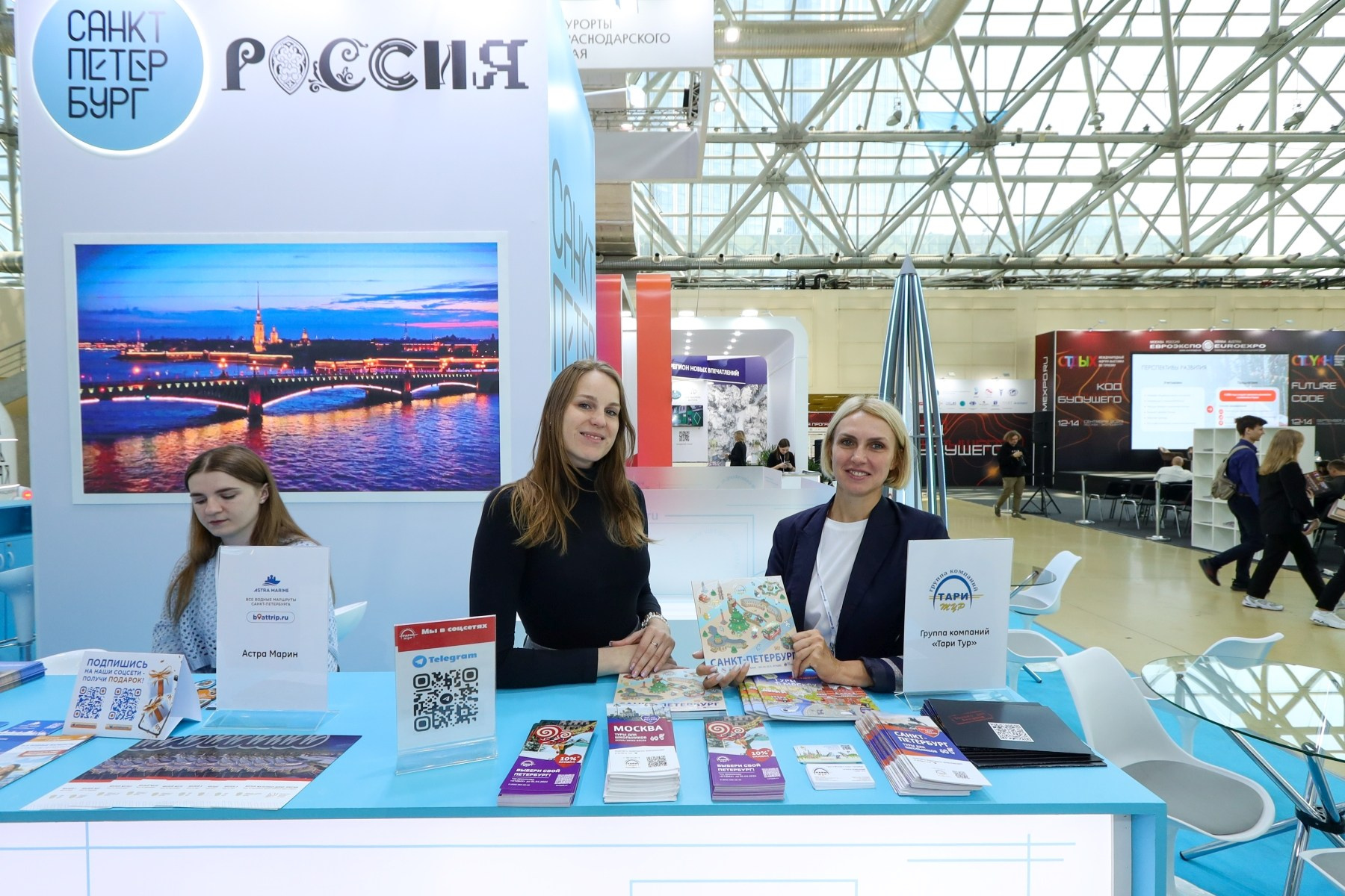 Съёмка стенда на выставке. Фотограф на мероприятие в Москве Марик