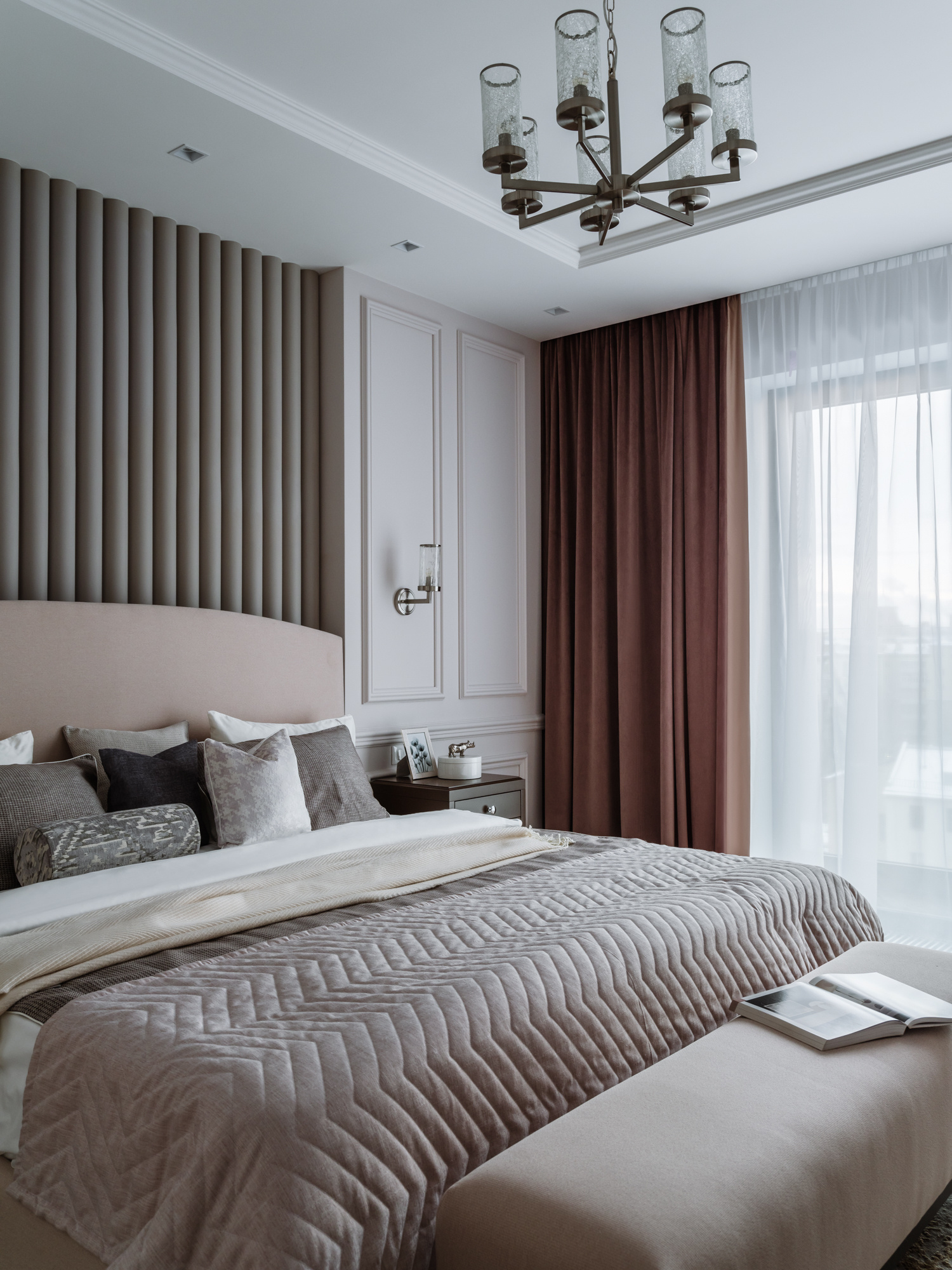 Спальня в стиле неоклассика