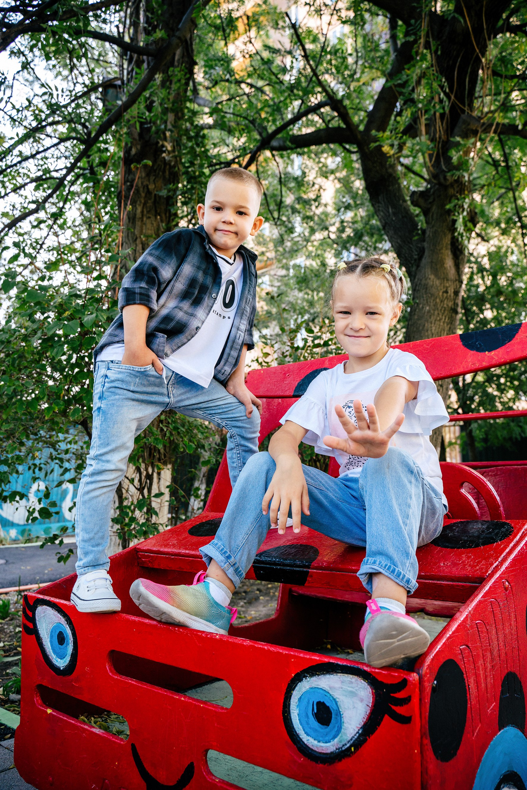 Выпускные альбомы, школьные фотосессии в городе Новороссийске
