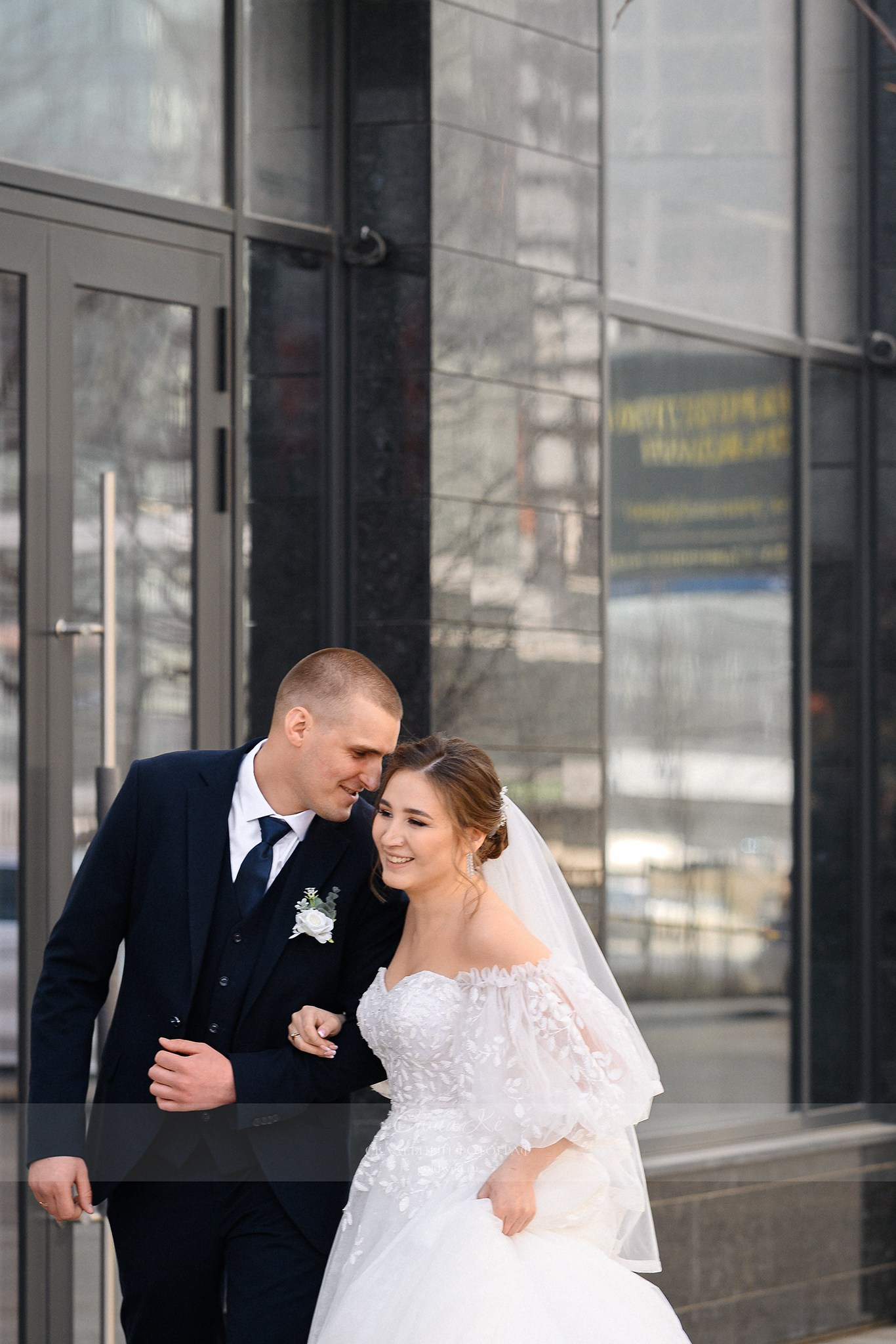 Свадебная фотосессия С&А на Садовой, 19. Свадебный, семейный и event фотограф в Новосибирске и Новосибирской области Саша Кё