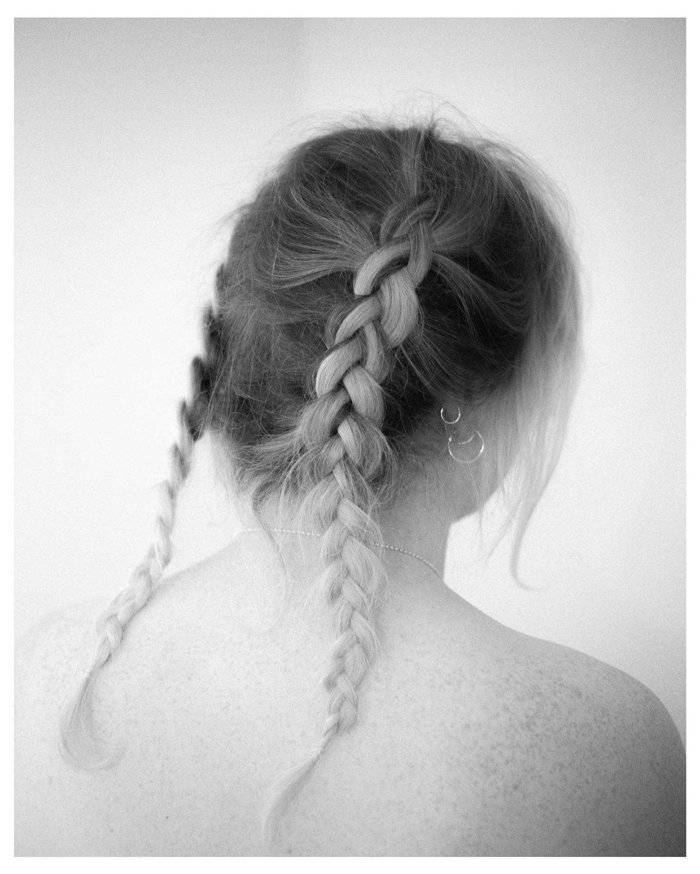 Тайрелл МакБрайд (Tyrell McBride) — темы памяти, ностальгии и меланхолии. Private image