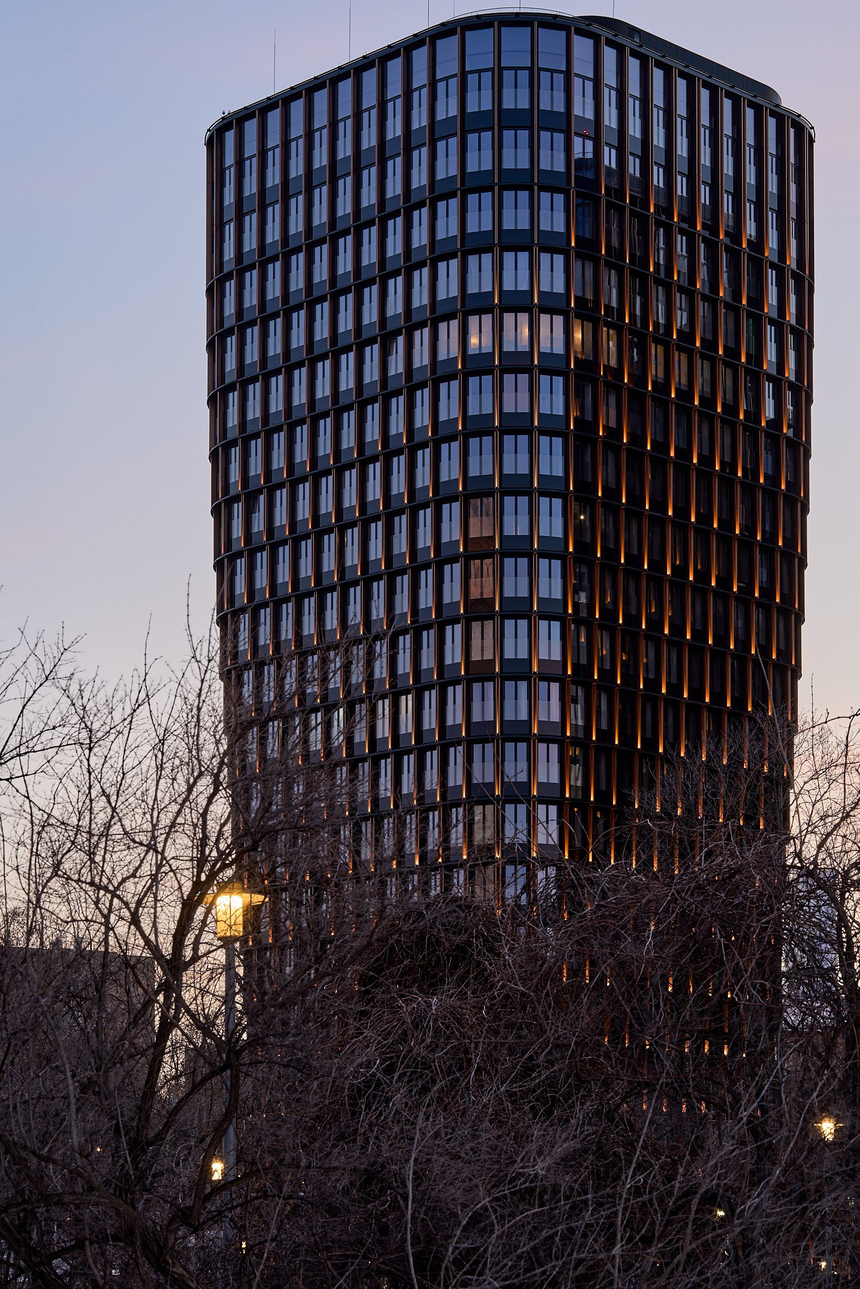 Архитектурная фотография башни из состава ЖК Sky View