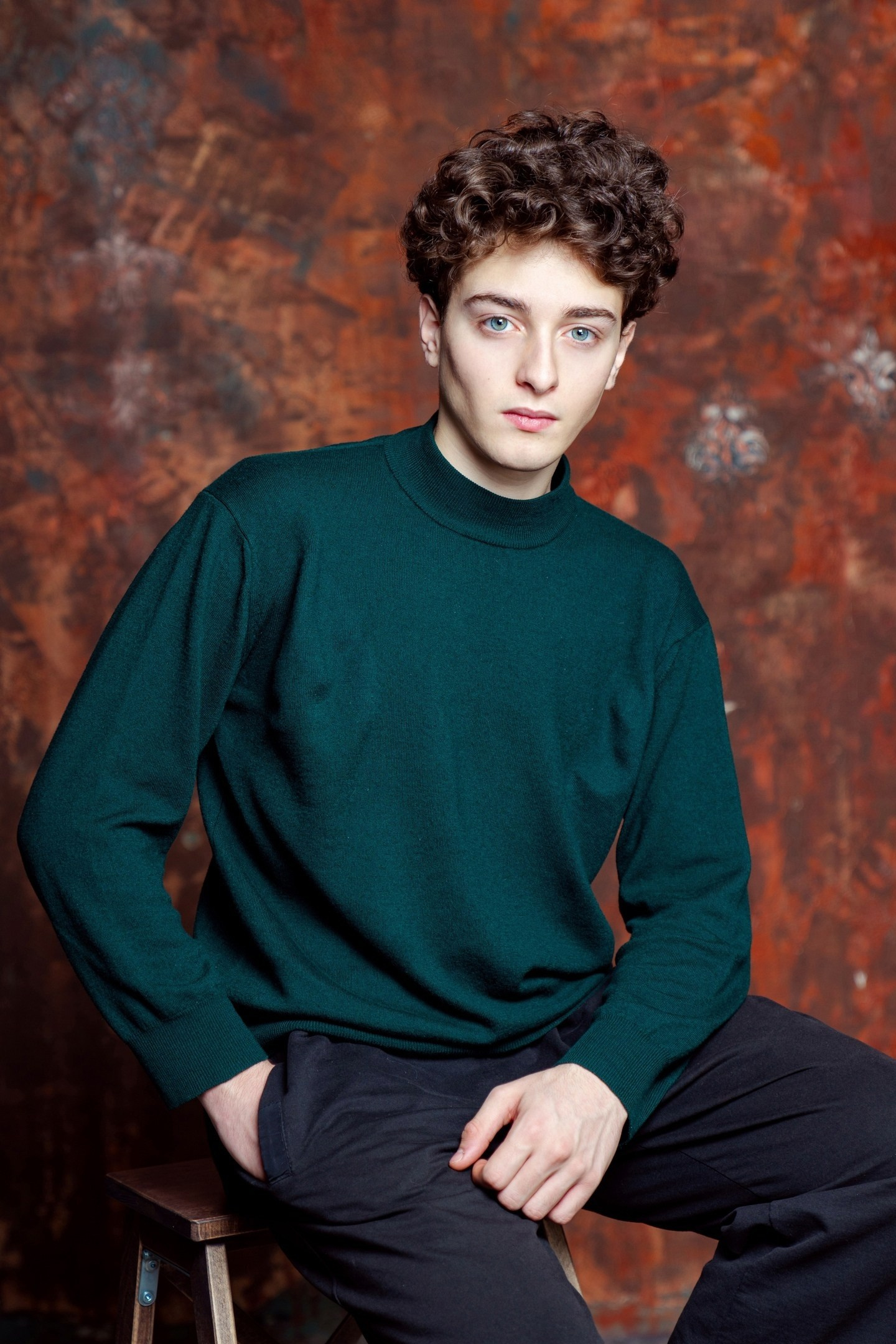 Выпускные альбомы в Керчи. Фотостудия 5 окон Керчь