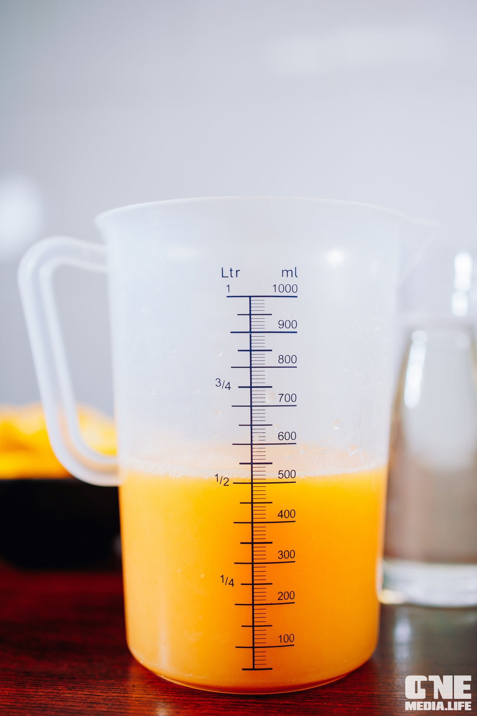 Рецепт мандаринового пунша от шеф-бармена Dreadnought. One Media Life: фоторепортажи, фотоотчеты с мероприятий и заведений