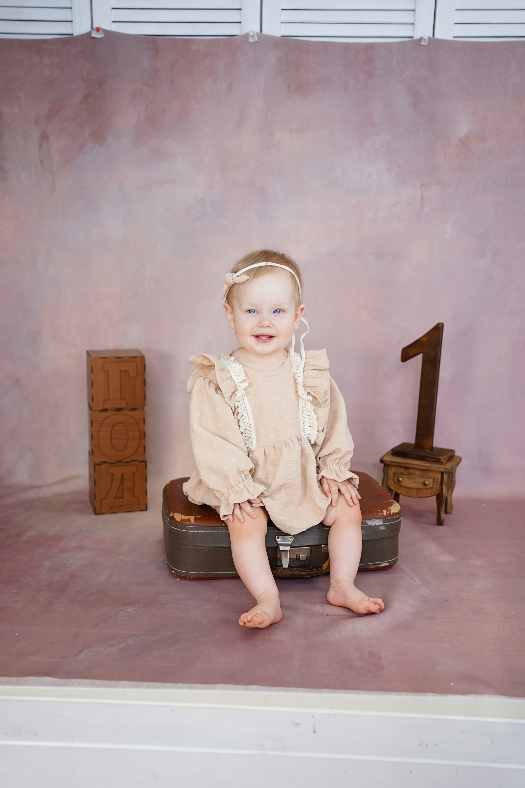 Фотозоны на ХОЛСТЕ. Детская Фотостудия ГОДОВАСИКИ в Санкт-Петербурге фотосесия на годик