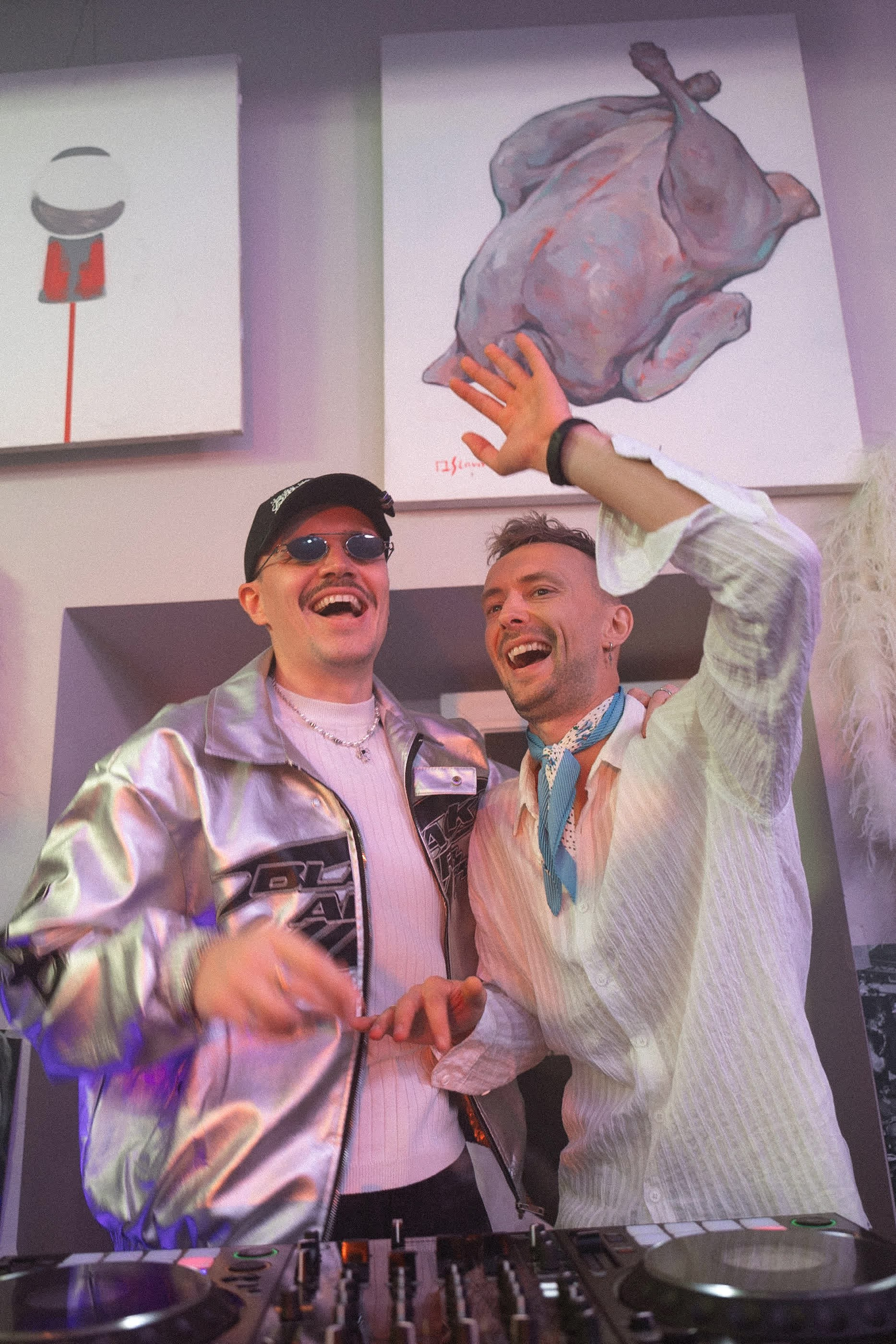 Ведущий Никита Шляндин