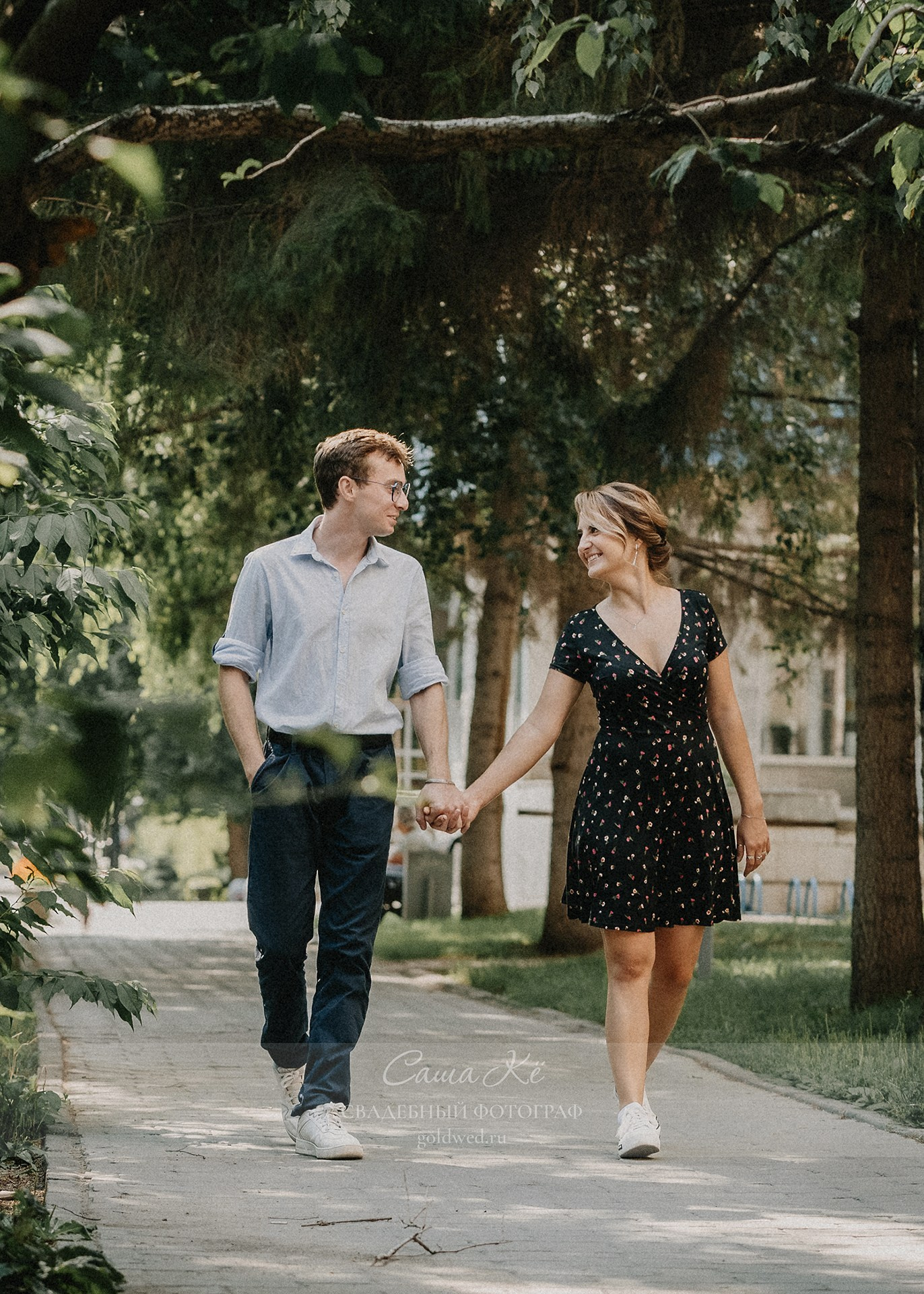 Профессиональная предсвадебная фотосессия в Новосибирске — любовь, нежность и романтика от Саши Кё. Свадебный, семейный и event фотограф в Новосибирске и Новосибирской области Саша Кё