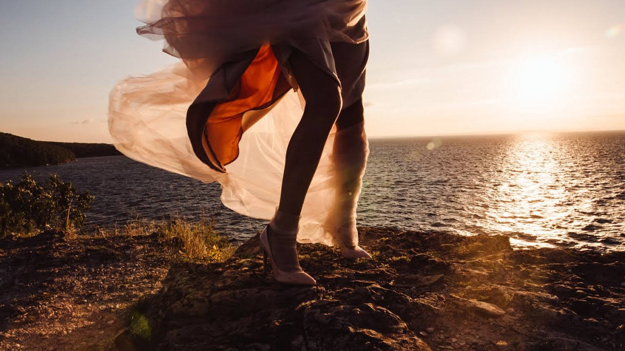 VIDEO. Wedding photographer