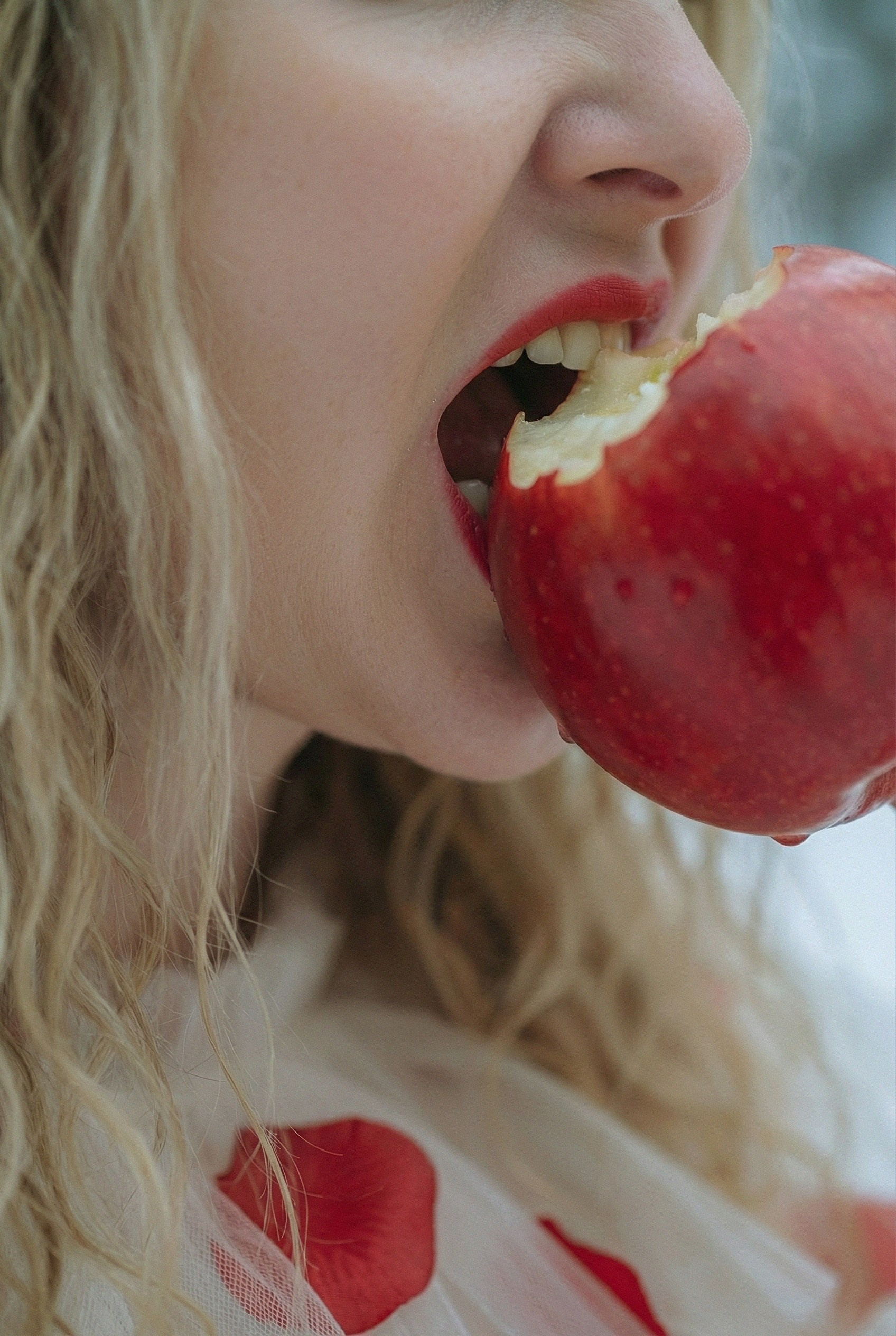 Марафон по Нейросетям ИИ. Шаблоны и дизайны выпускных альбомов и фотокниг