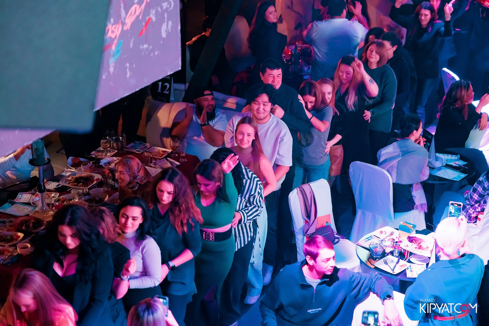 МУЗЫКАЛЬНОЕ ЛОТО В HIT RETRO. КИПЯТКОМ АЛМАТЫ! Фотосъемка мероприятий в Алматы