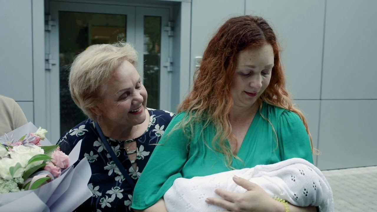 Съёмка выписки из роддома. Как и зачем её «едят»…. Фотограф в Краснодаре Дина Павленко