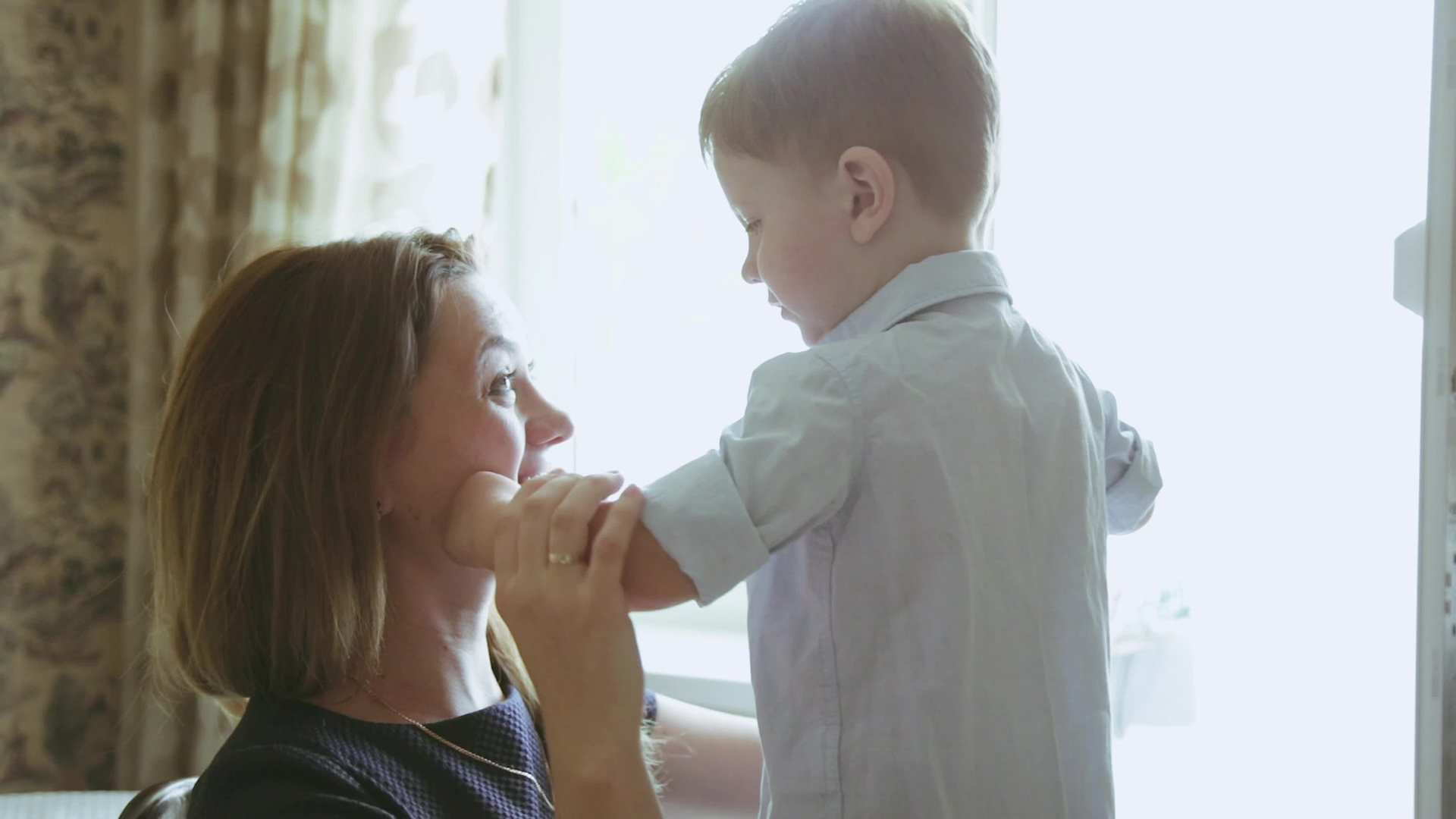 Съёмка выписки из роддома. Как и зачем её «едят»…. Фотограф в Краснодаре Дина Павленко