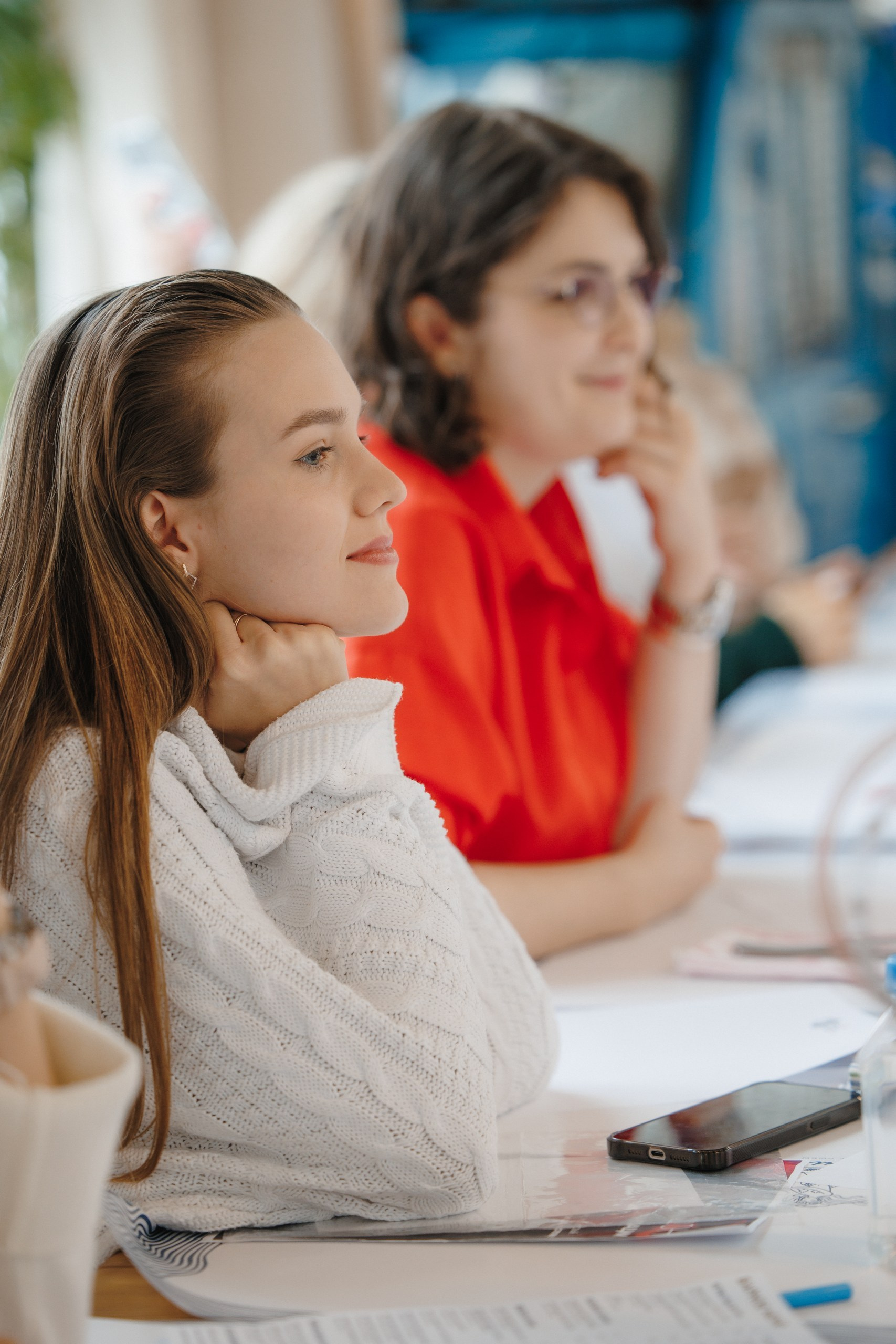 Портретный фотограф для контент съёмки в Новой Москве. Фотограф Москва. Портретный фотограф Александра Харитонова Москва Новая Москва Троицк