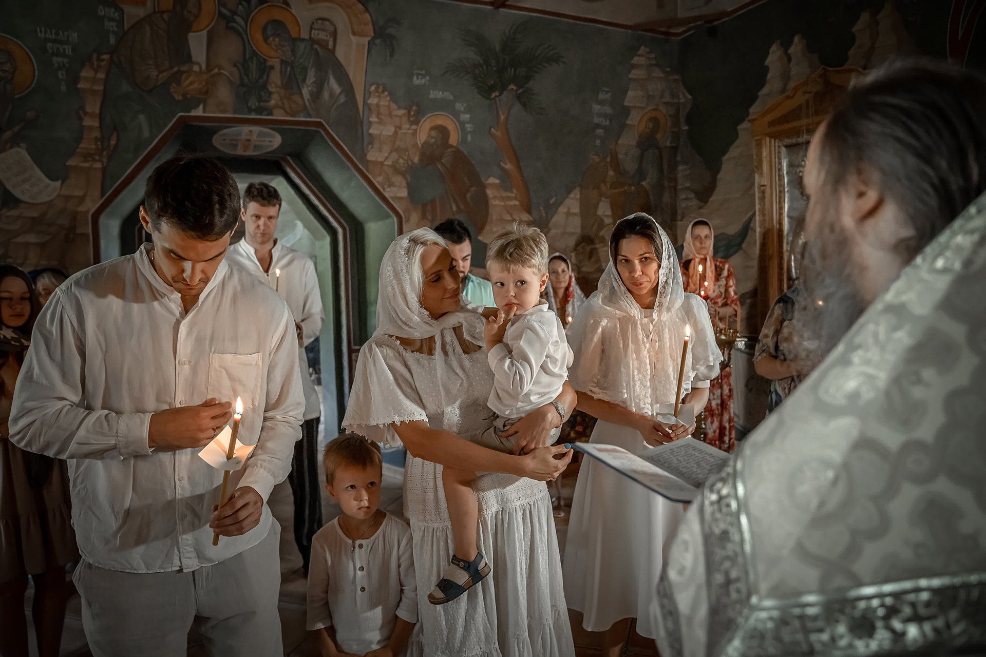 Фильмы о вашем таинстве. Фото- и видеосъёмка крещения и венчания. Фотограф на крещение Москва