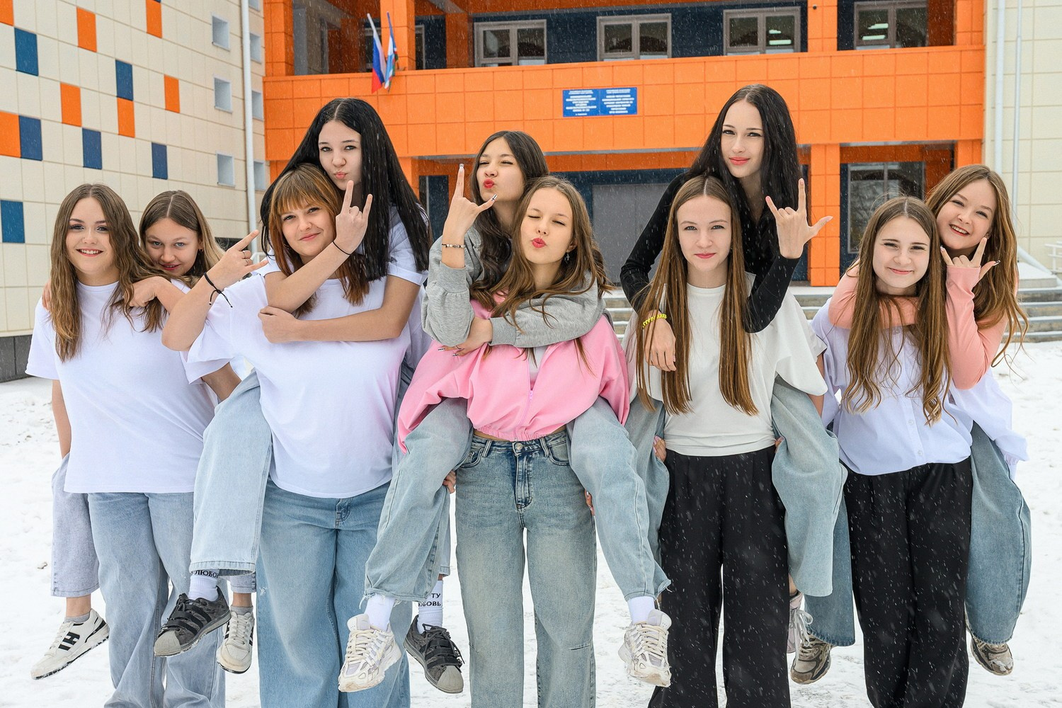 Альбом «Трюмо Трио» для 9-х классов. Фотограф Павел «Maverick» Усаченко