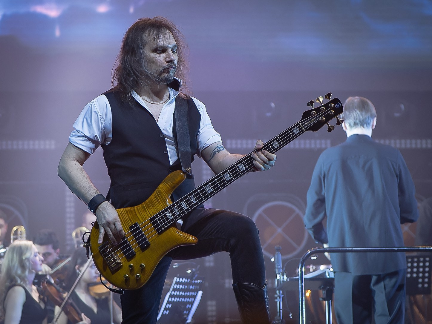 Эпидемия. Симфоническая рукопись. Москва. Фотограф. г. Южно-Сахалинск. Олег Толстов