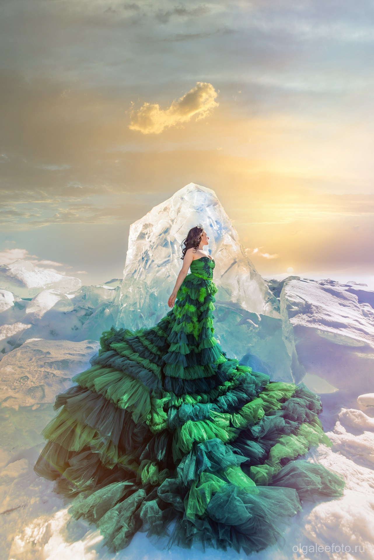 Юбка зеленая фатиновая воланы шлейф. Ольга Ли свадебный семейный фотограф Иркутск
